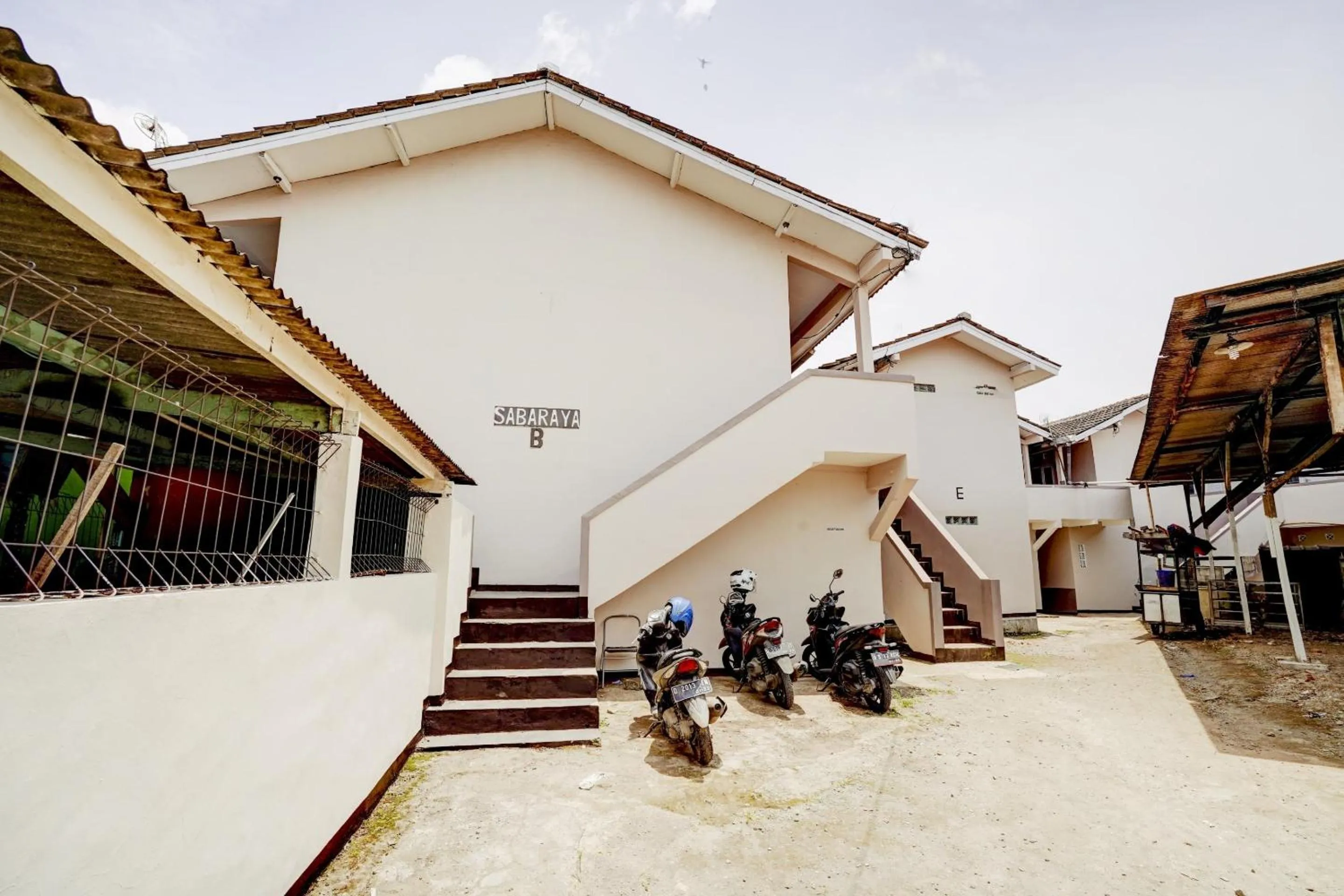 Facade/entrance in Hotel O Pondok Sabaraya Cileunyi Syariah