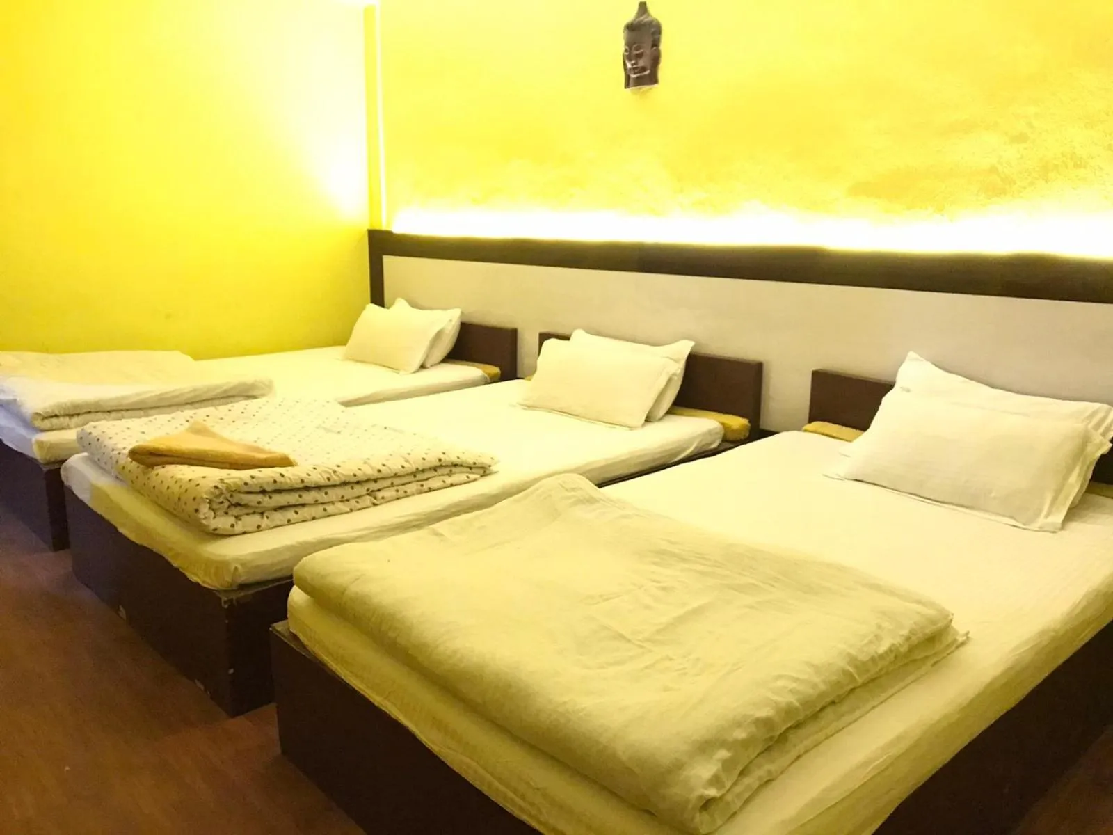 Bedroom, Bed in Hotel New Dragon