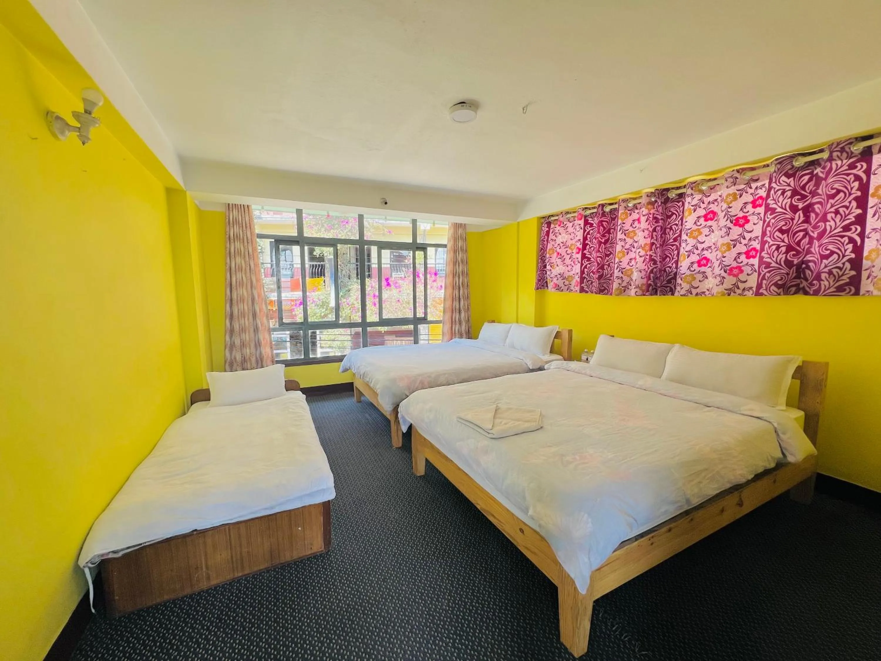 Photo of the whole room, Bed in Hotel New Dragon