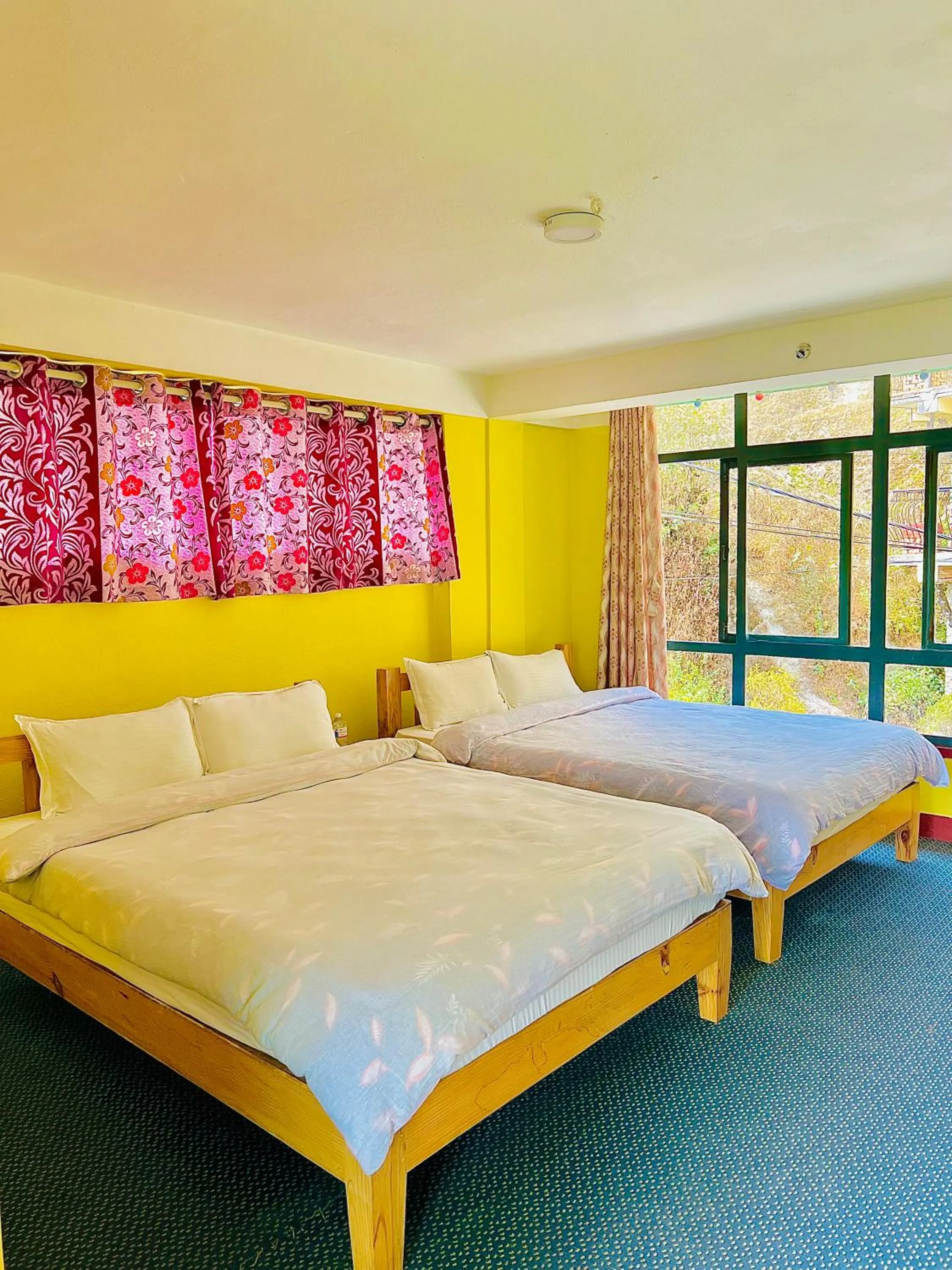 Bedroom, Bed in Hotel New Dragon