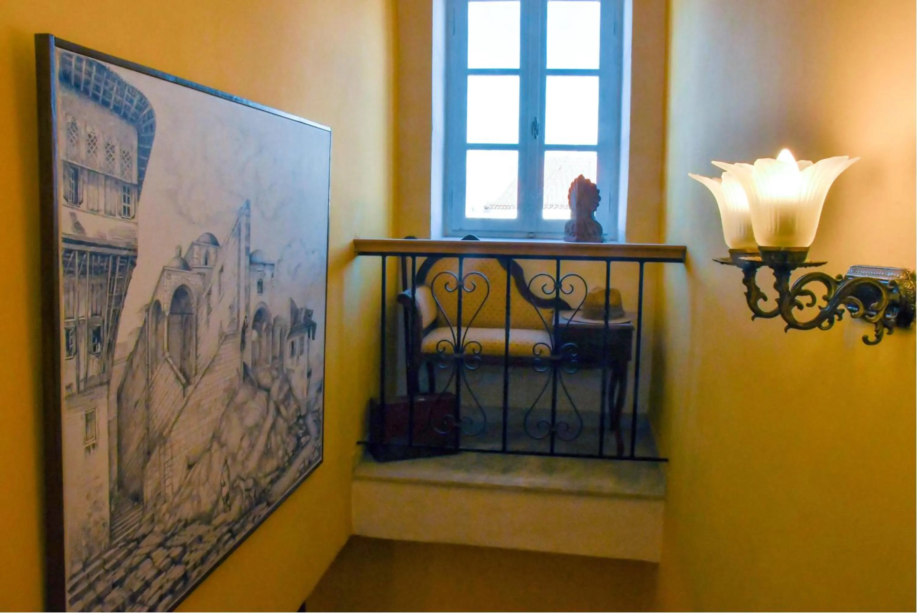 Property building in Byron Traditional Hotel