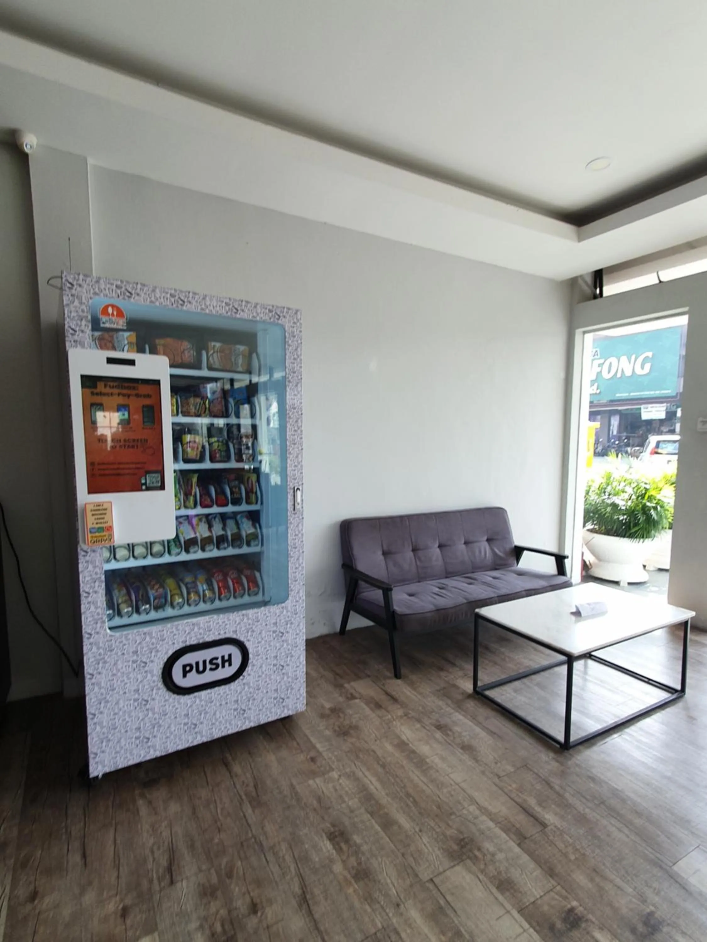 vending machine in See Foo Hotel