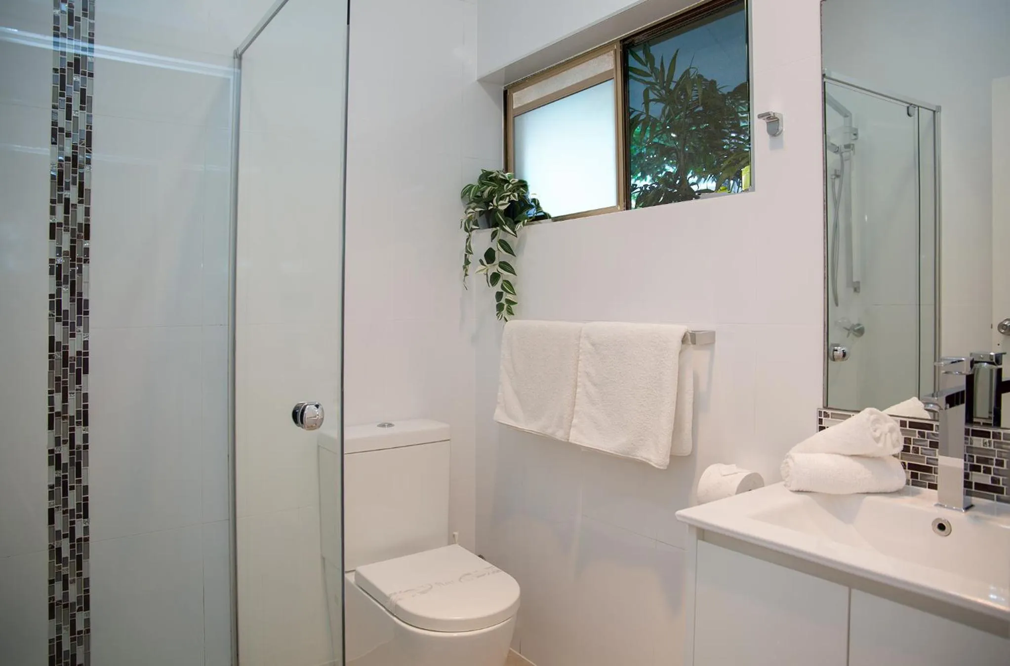 Bathroom in Maleny Views Motel
