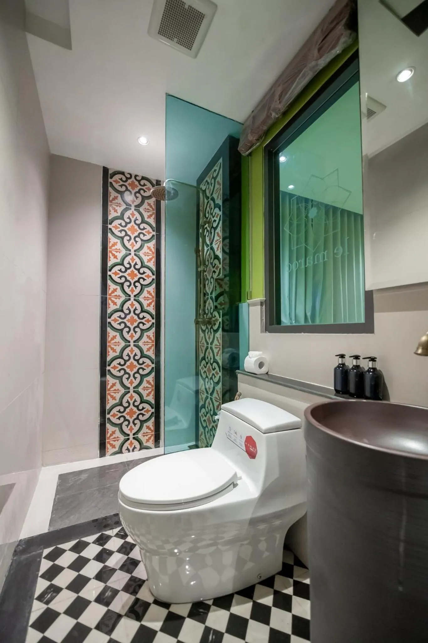 Shower in Le Maroc Hotel Patong