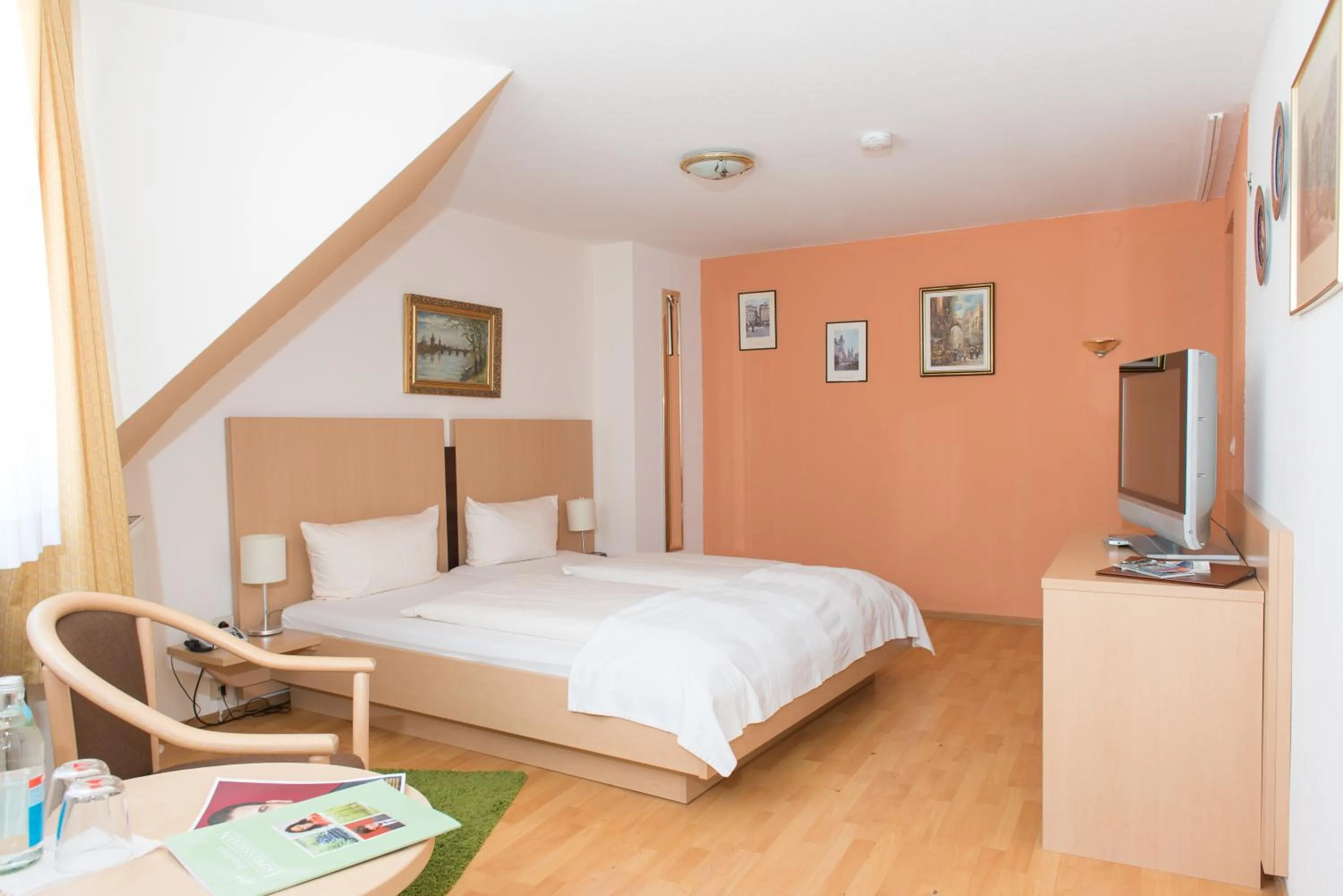 Photo of the whole room, Bed in Hotel am Friedrichsbad