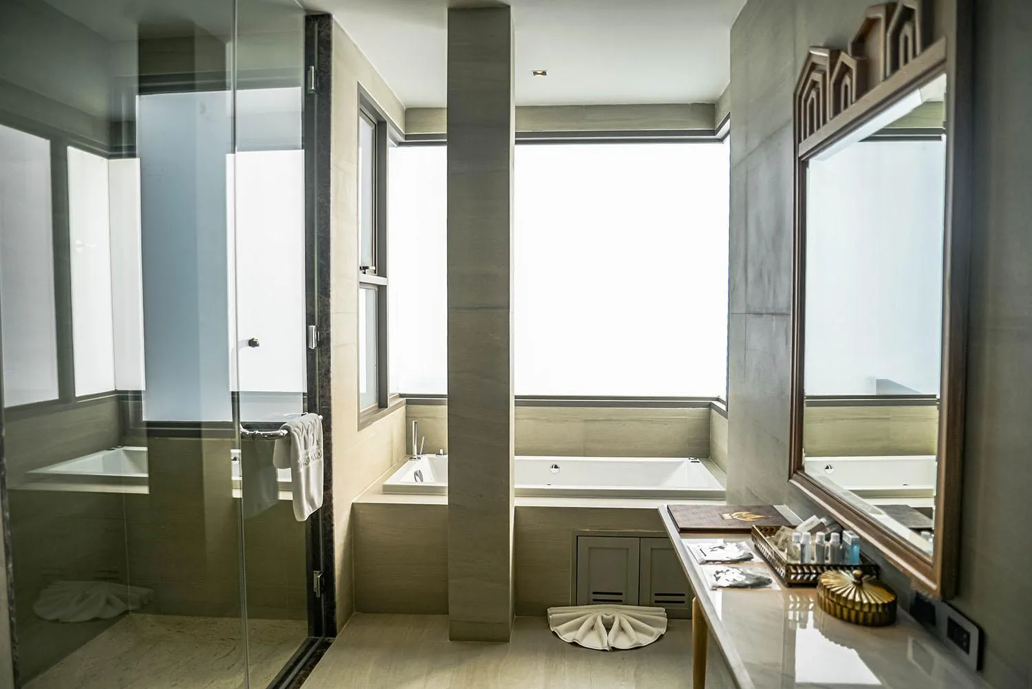 Bath in W1Bangkoknoi Hotel