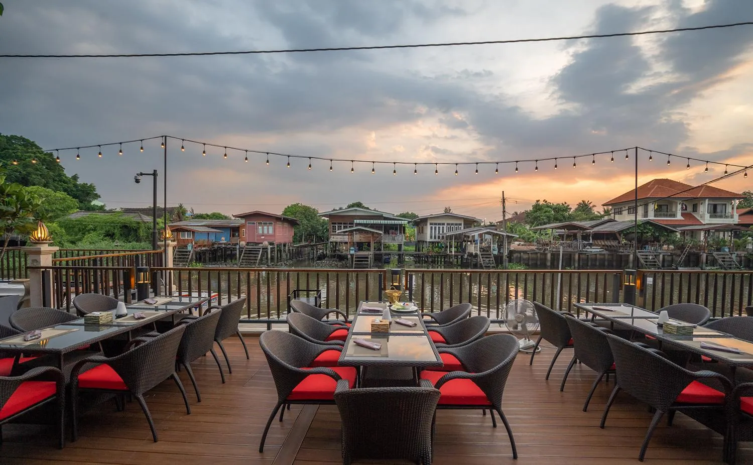 Restaurant/places to eat in W1Bangkoknoi Hotel