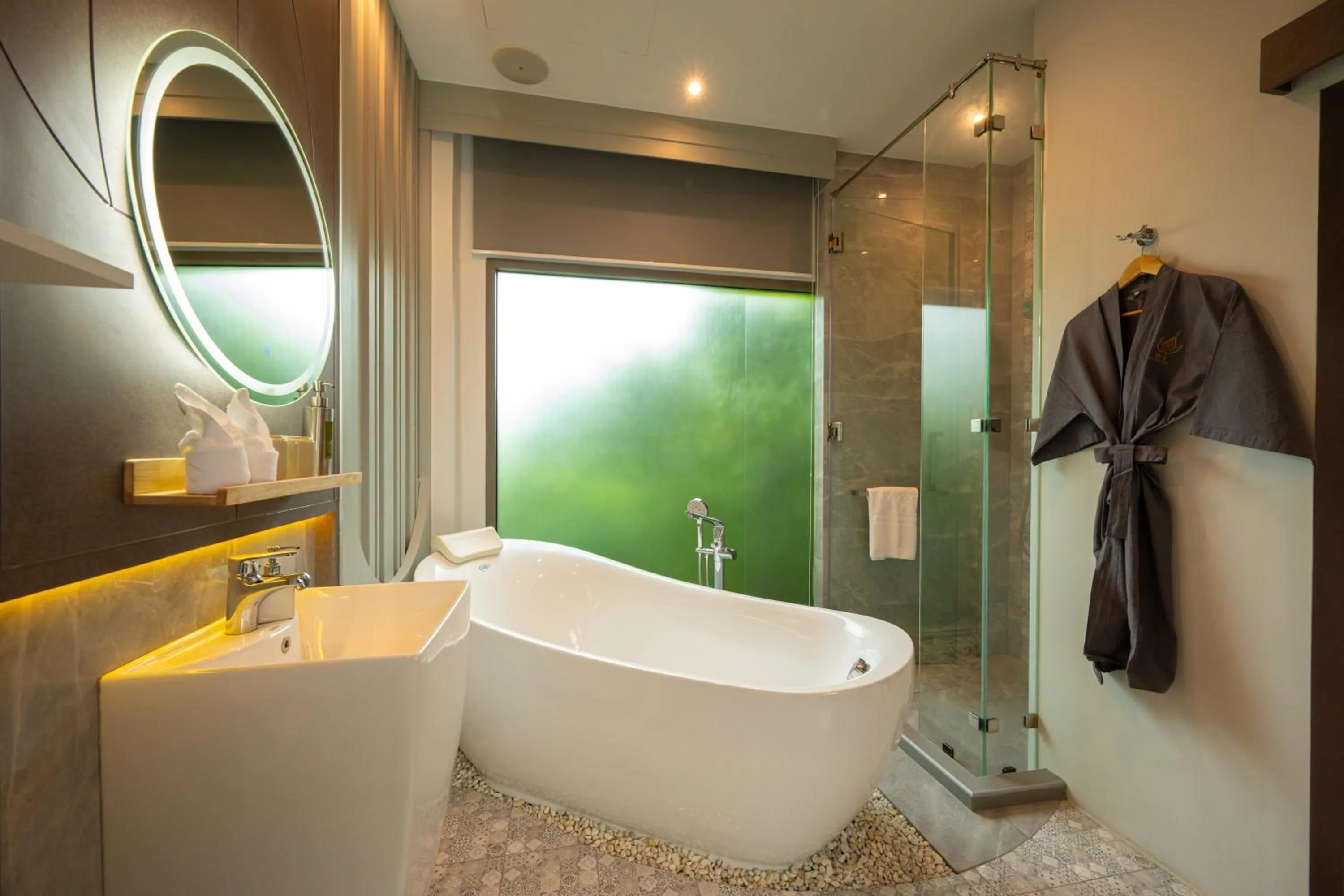 Shower in W1Bangkoknoi Hotel