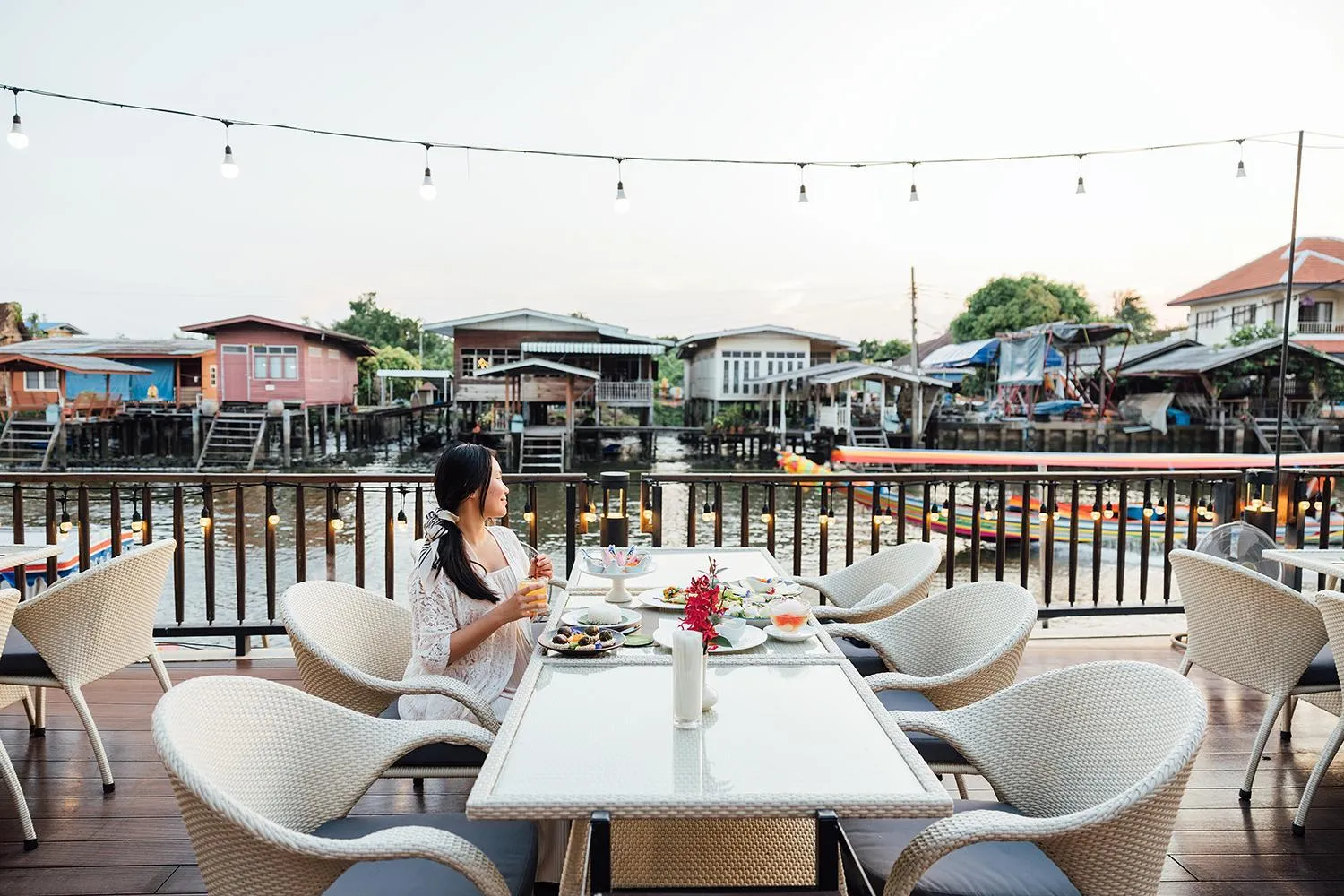 Restaurant/places to eat in W1Bangkoknoi Hotel