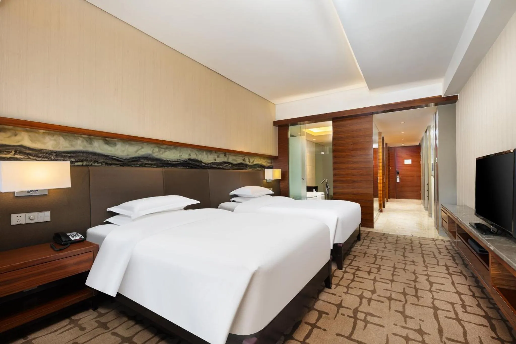 Photo of the whole room, Bed in Intercontinental Jinan City Center by IHG
