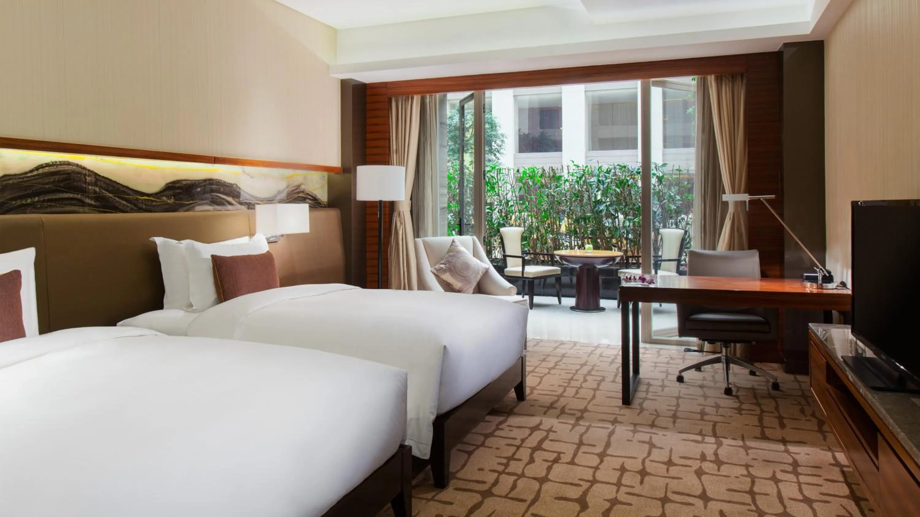 Photo of the whole room, Bed in Intercontinental Jinan City Center by IHG