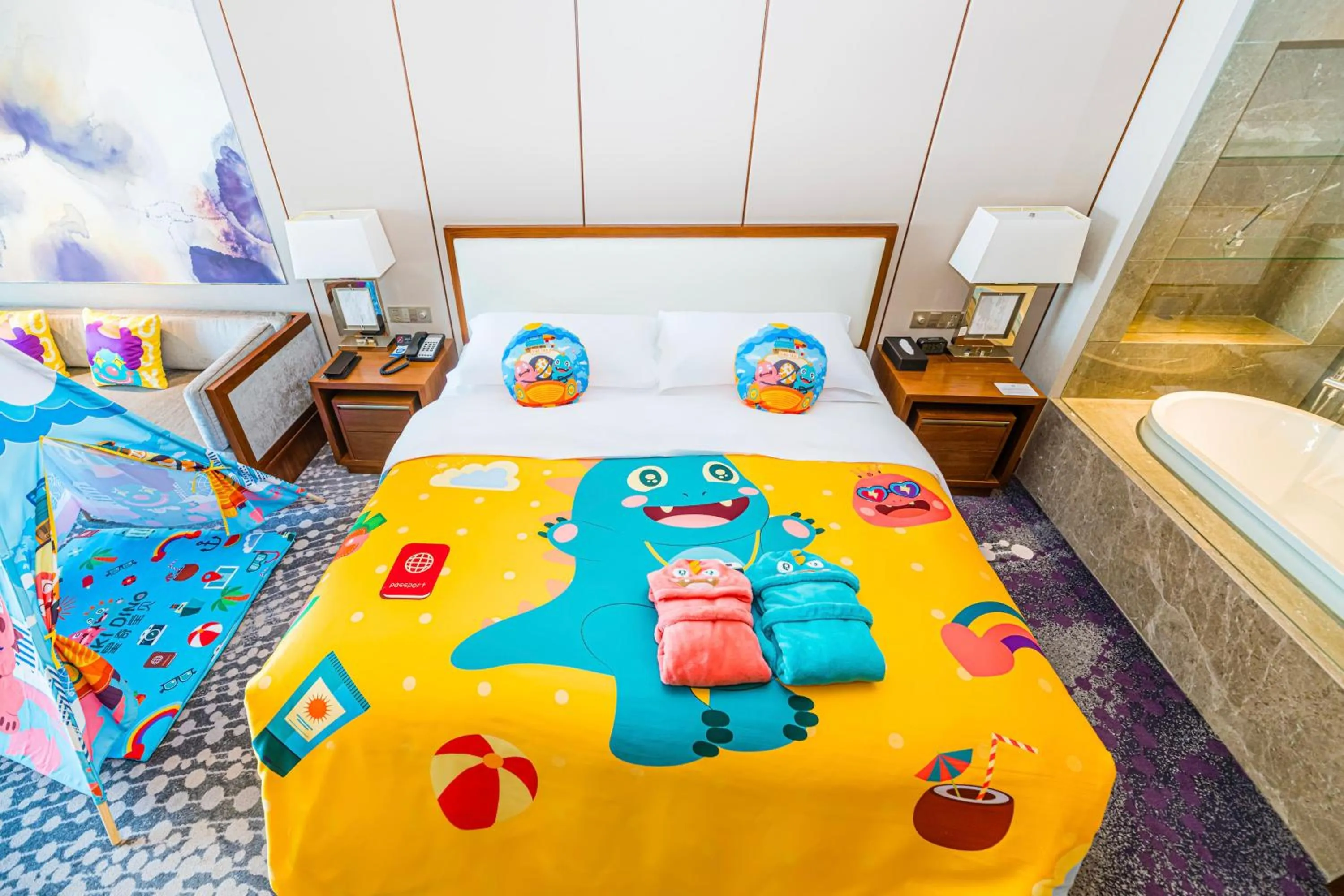 Bedroom, Bed in Intercontinental Jinan City Center by IHG