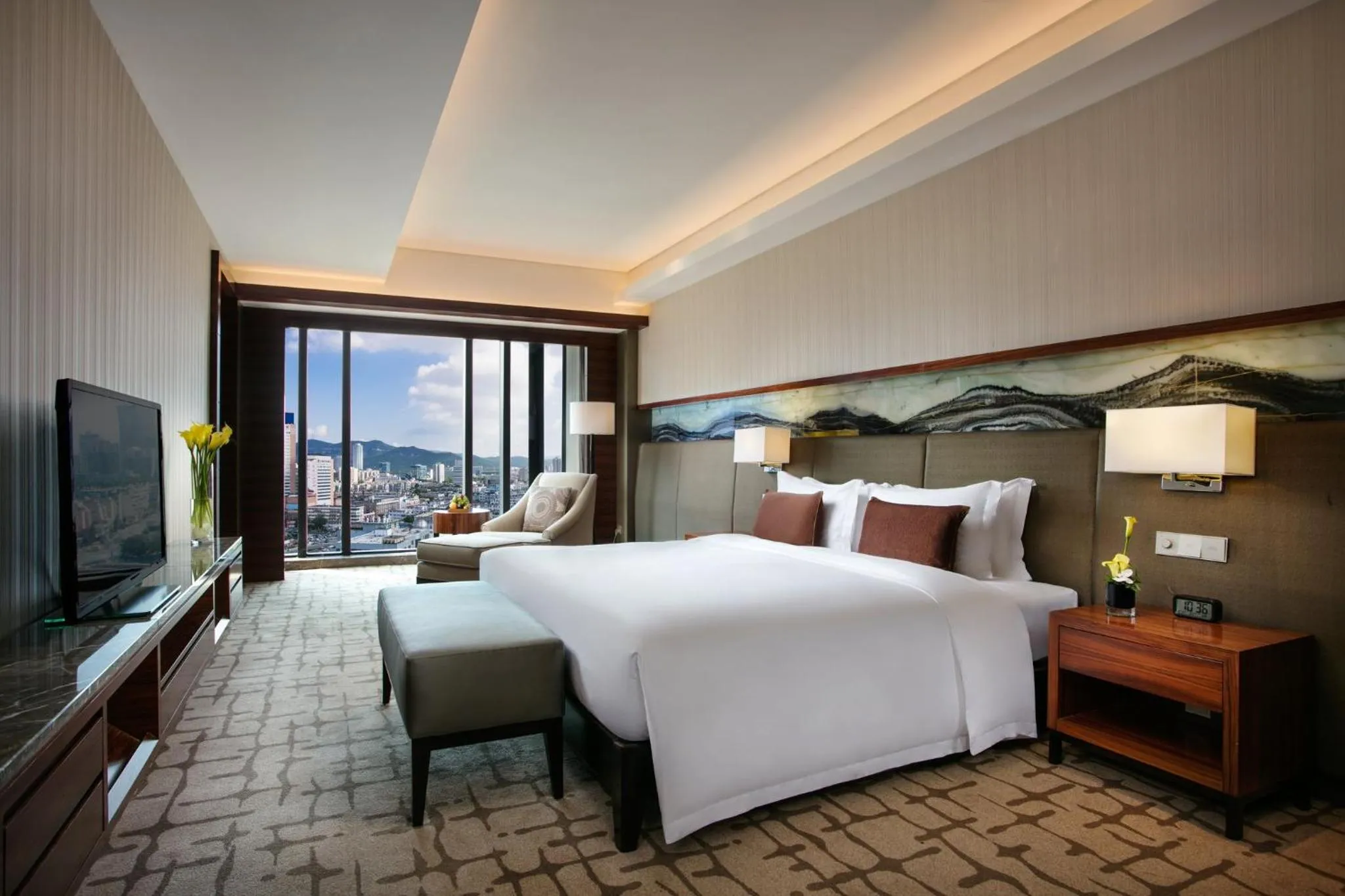 Photo of the whole room, Bed in Intercontinental Jinan City Center by IHG