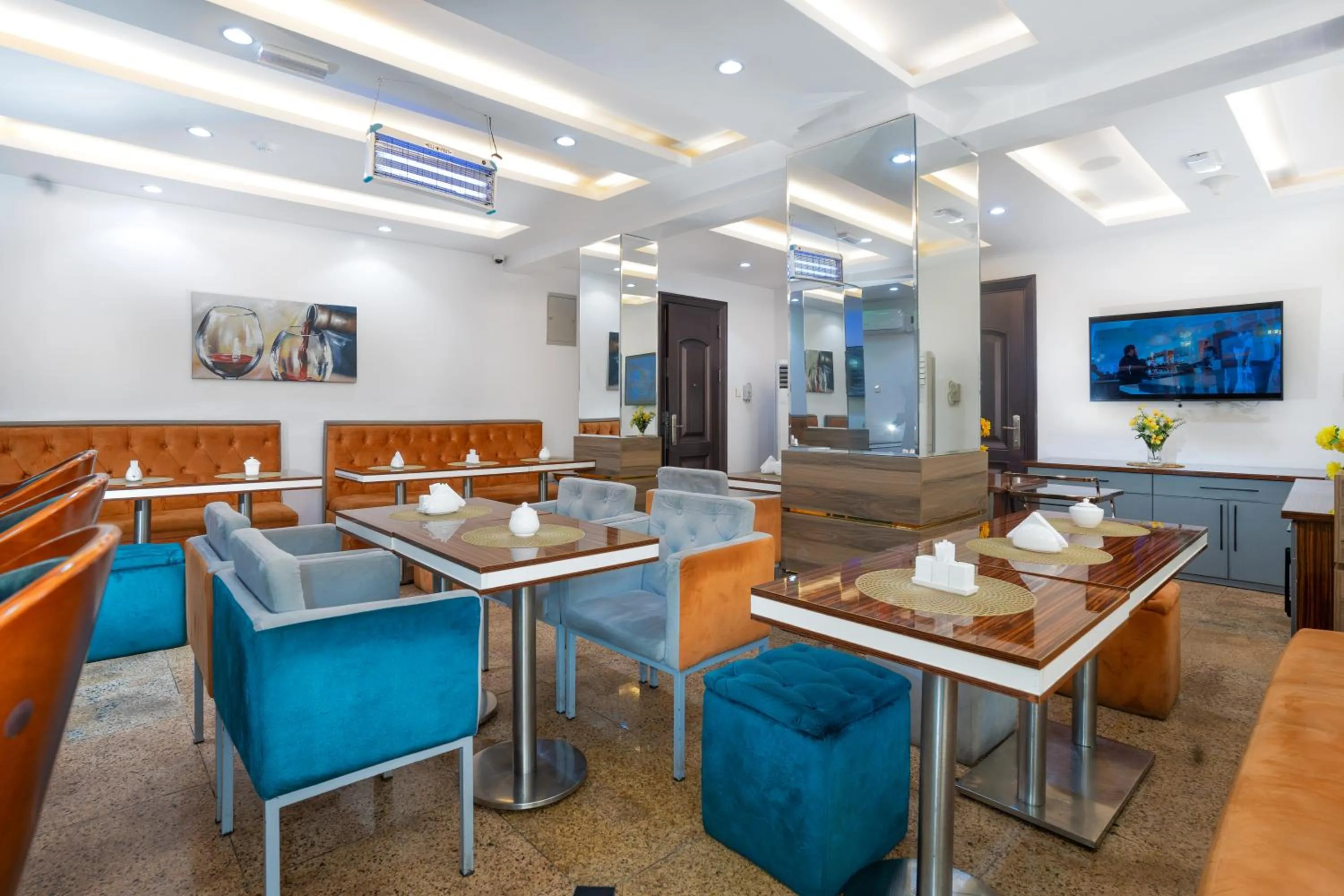 Restaurant/places to eat in God's Touch Apartments Signature