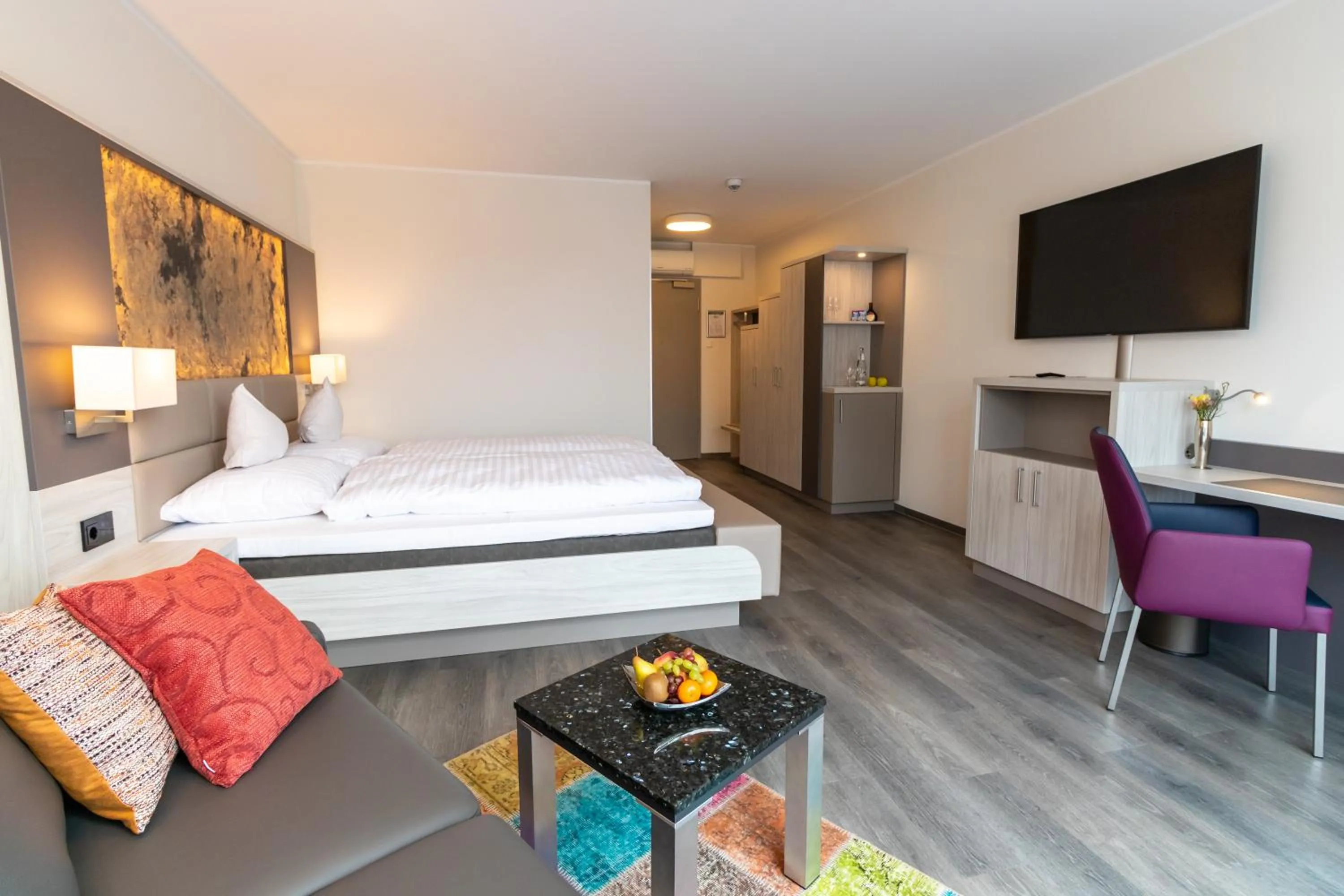 Bedroom, Bed in Hotel & Apartments Leugermann