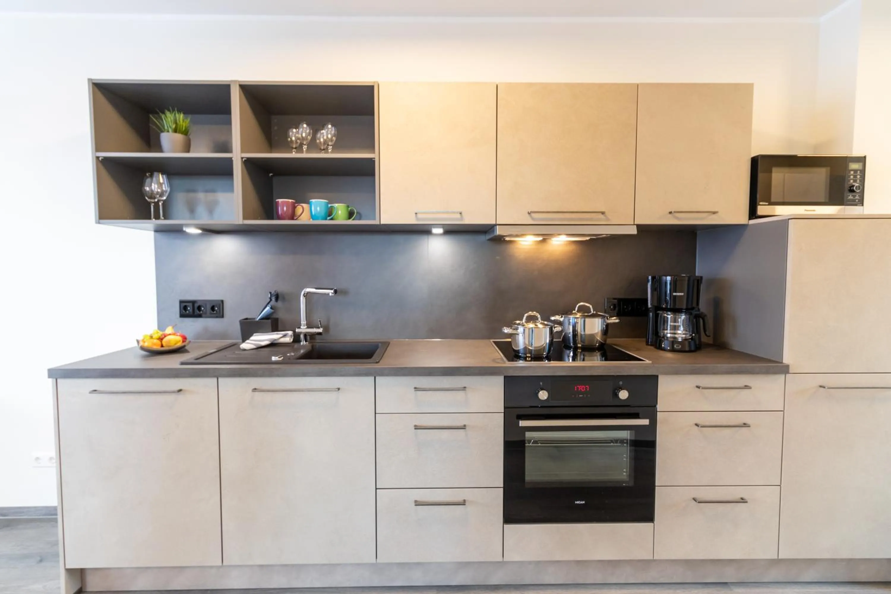 Kitchen or kitchenette in Hotel & Apartments Leugermann