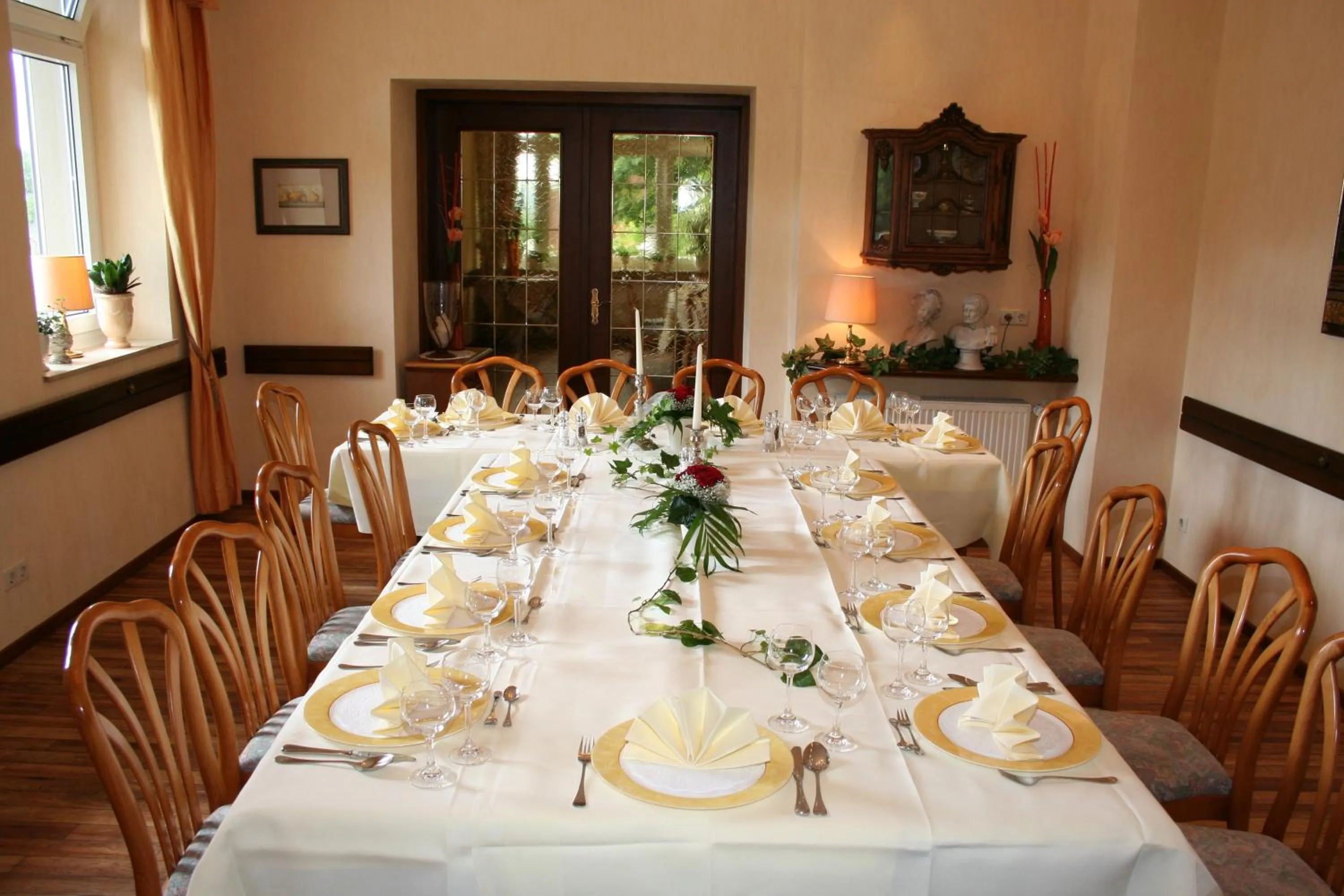 Restaurant/places to eat in Hotel & Apartments Leugermann