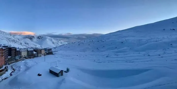 Mountain view in Sapporo, a pie de pistas Pas de la Casa