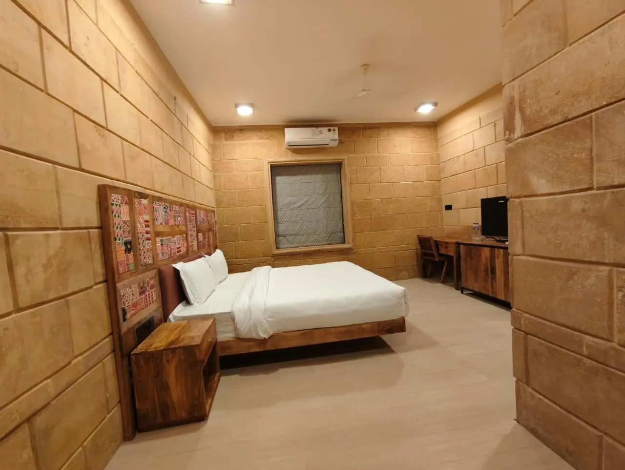 Bedroom, Bed in Hotel Grand Khalifa