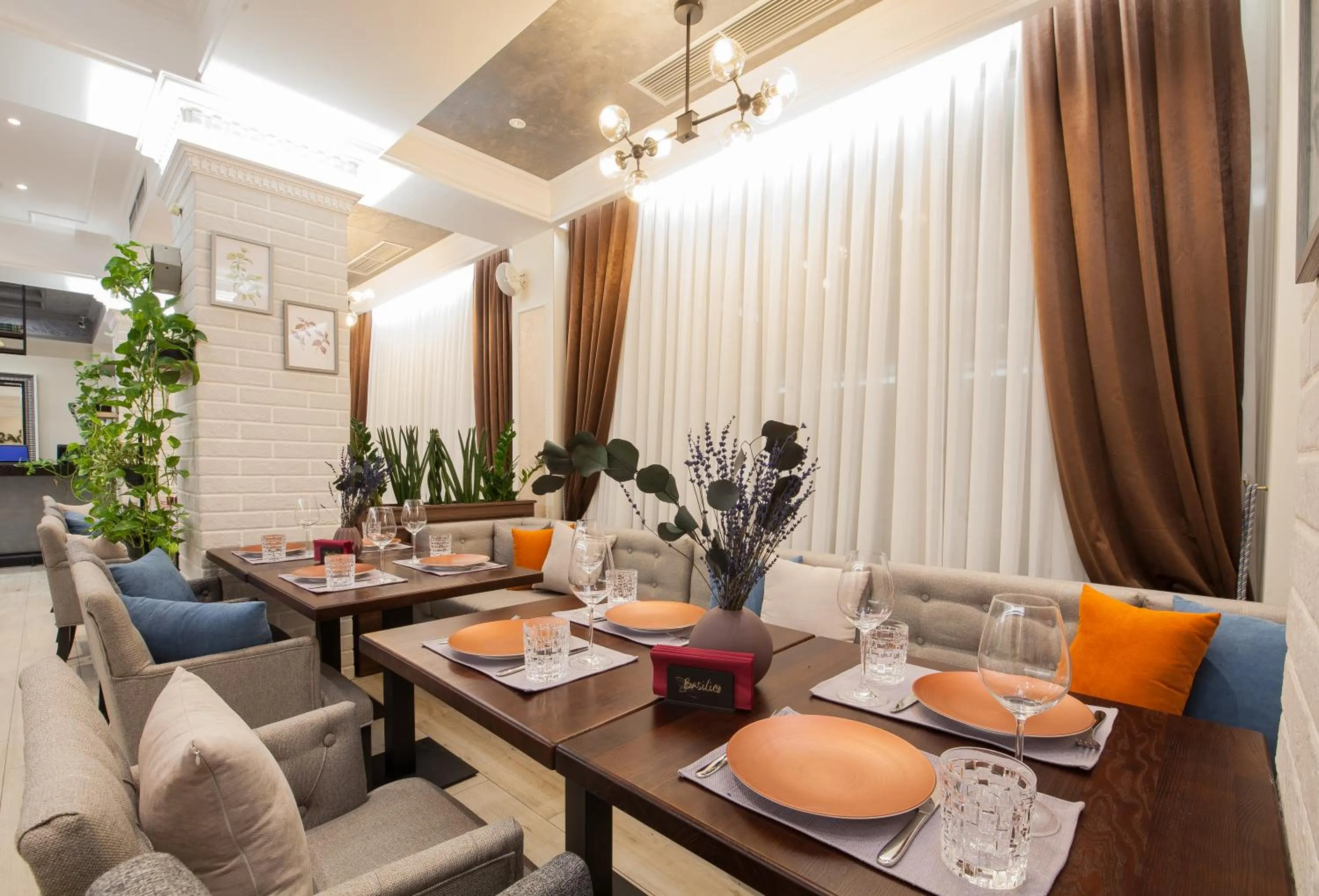 Restaurant/places to eat in Time Hotel&SPA