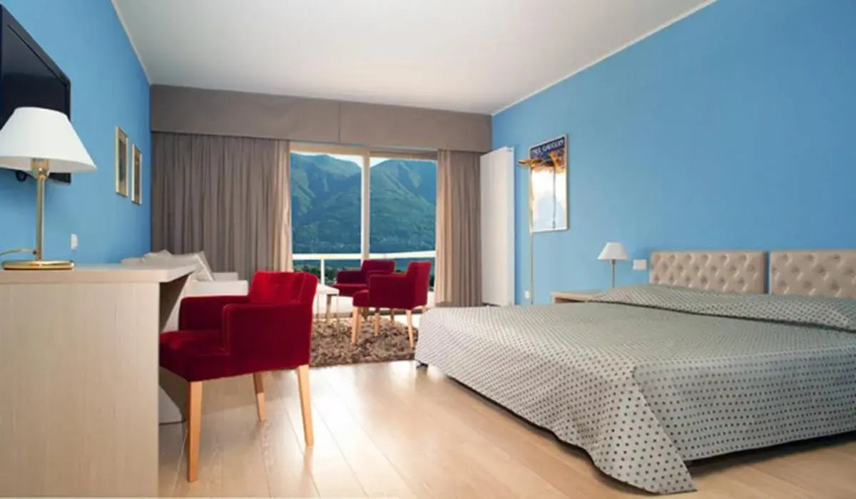 Apartment with Terrace and Lake View in Hotel Ascona Apartment with Terrace and Lake View in Hotel Ascona