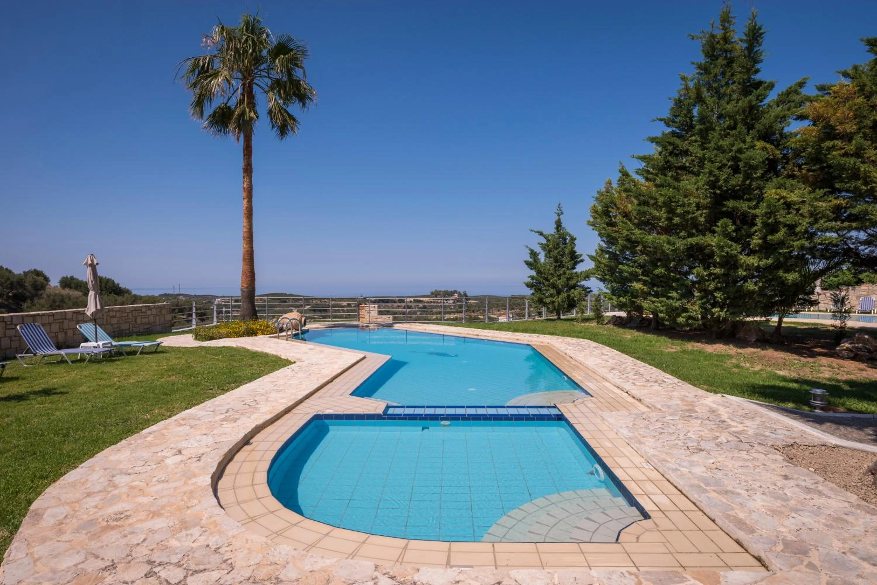 Garden in Athina Luxury Villas