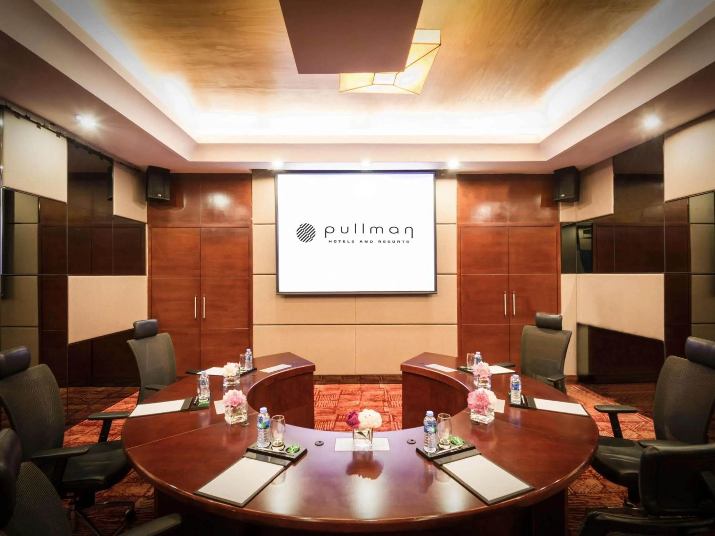 Meeting/conference room in Pullman Guangzhou Baiyun Airport - Free Shuttle Bus & Official Registration Agency during Canton Fair