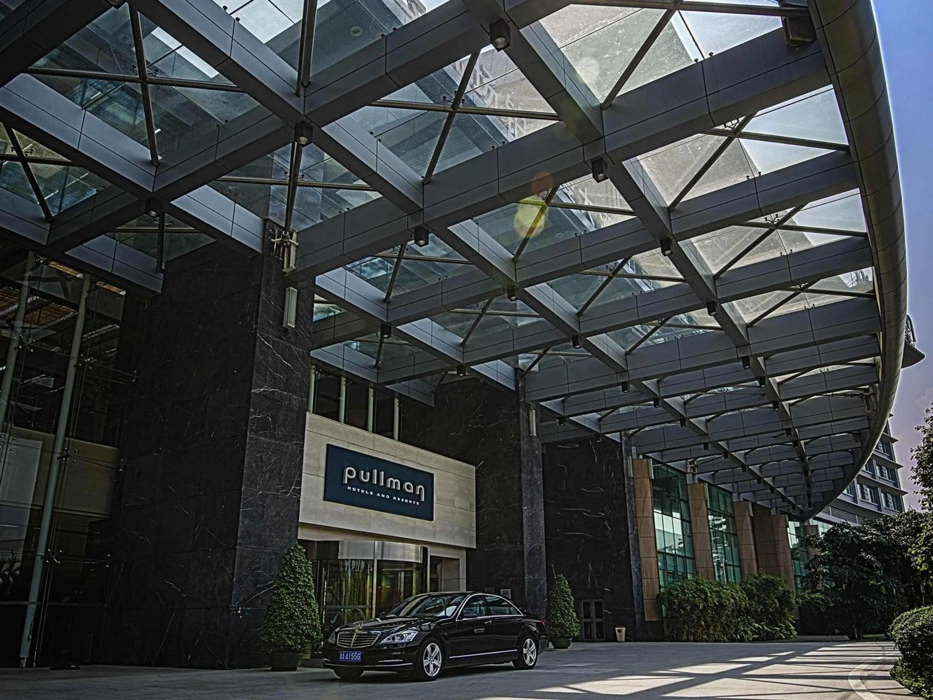 Property building in Pullman Guangzhou Baiyun Airport - Free Shuttle Bus & Official Registration Agency during Canton Fair