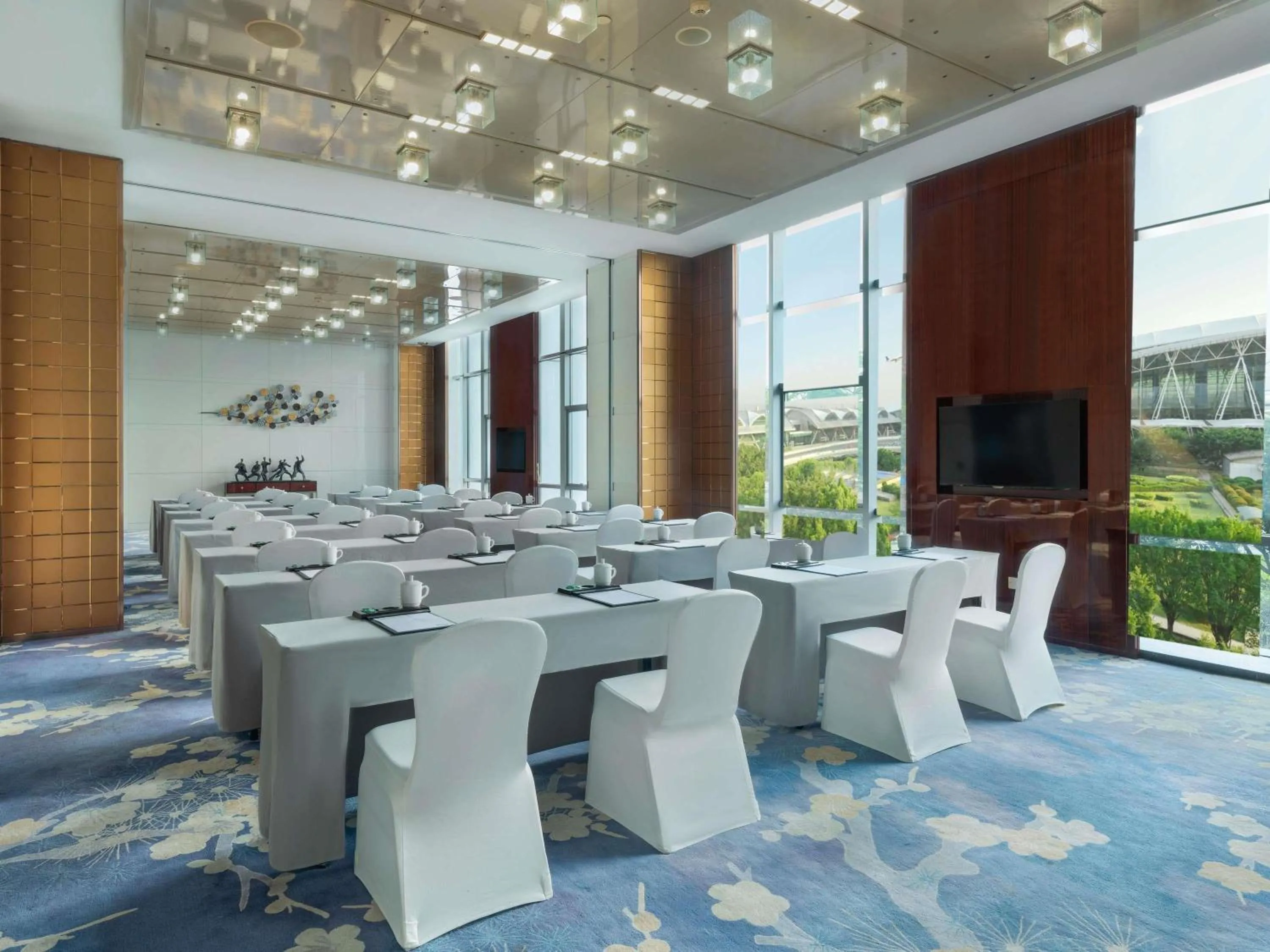 Meeting/conference room in Pullman Guangzhou Baiyun Airport - Free Shuttle Bus & Official Registration Agency during Canton Fair