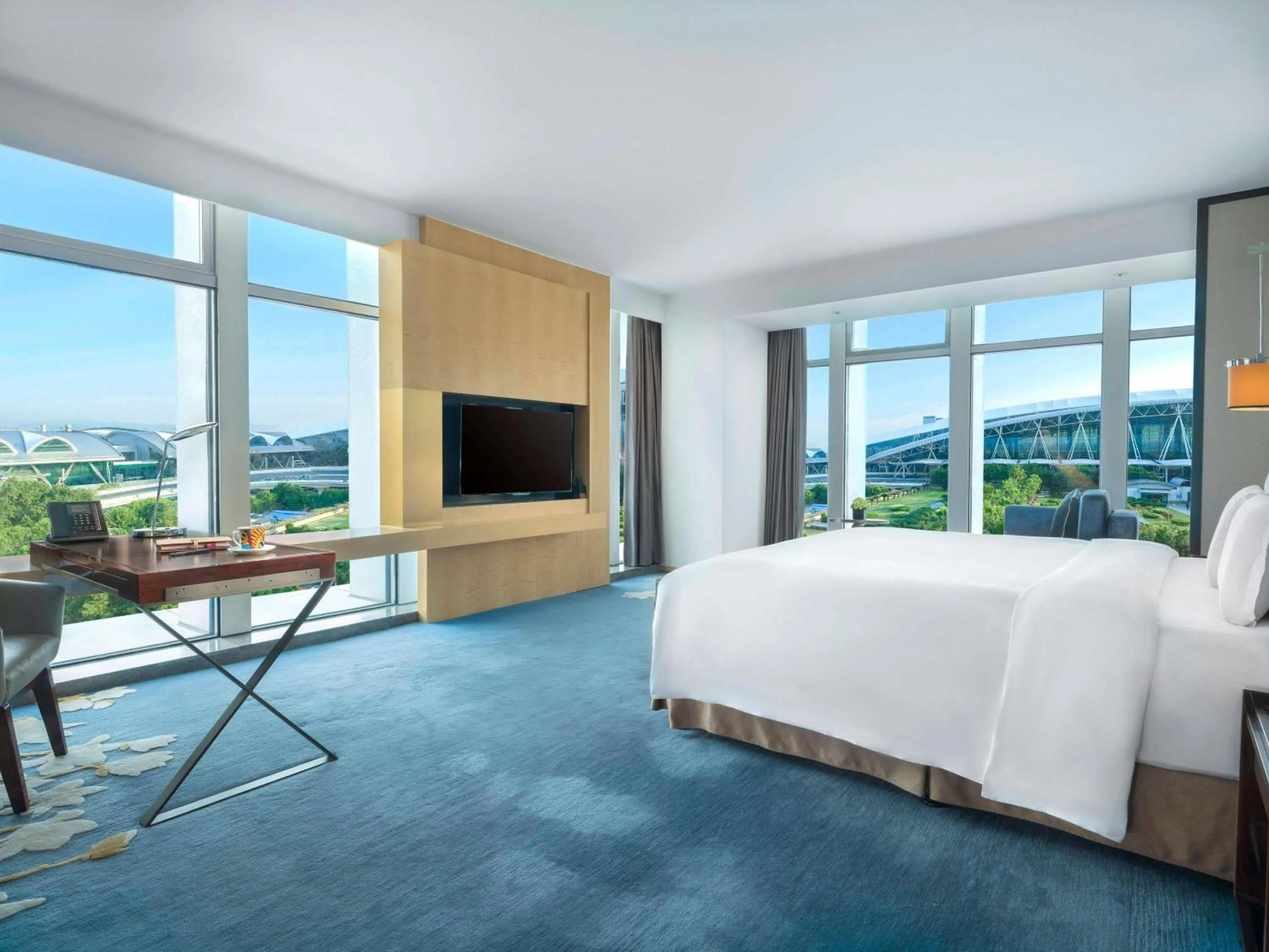 Bedroom, Bed in Pullman Guangzhou Baiyun Airport