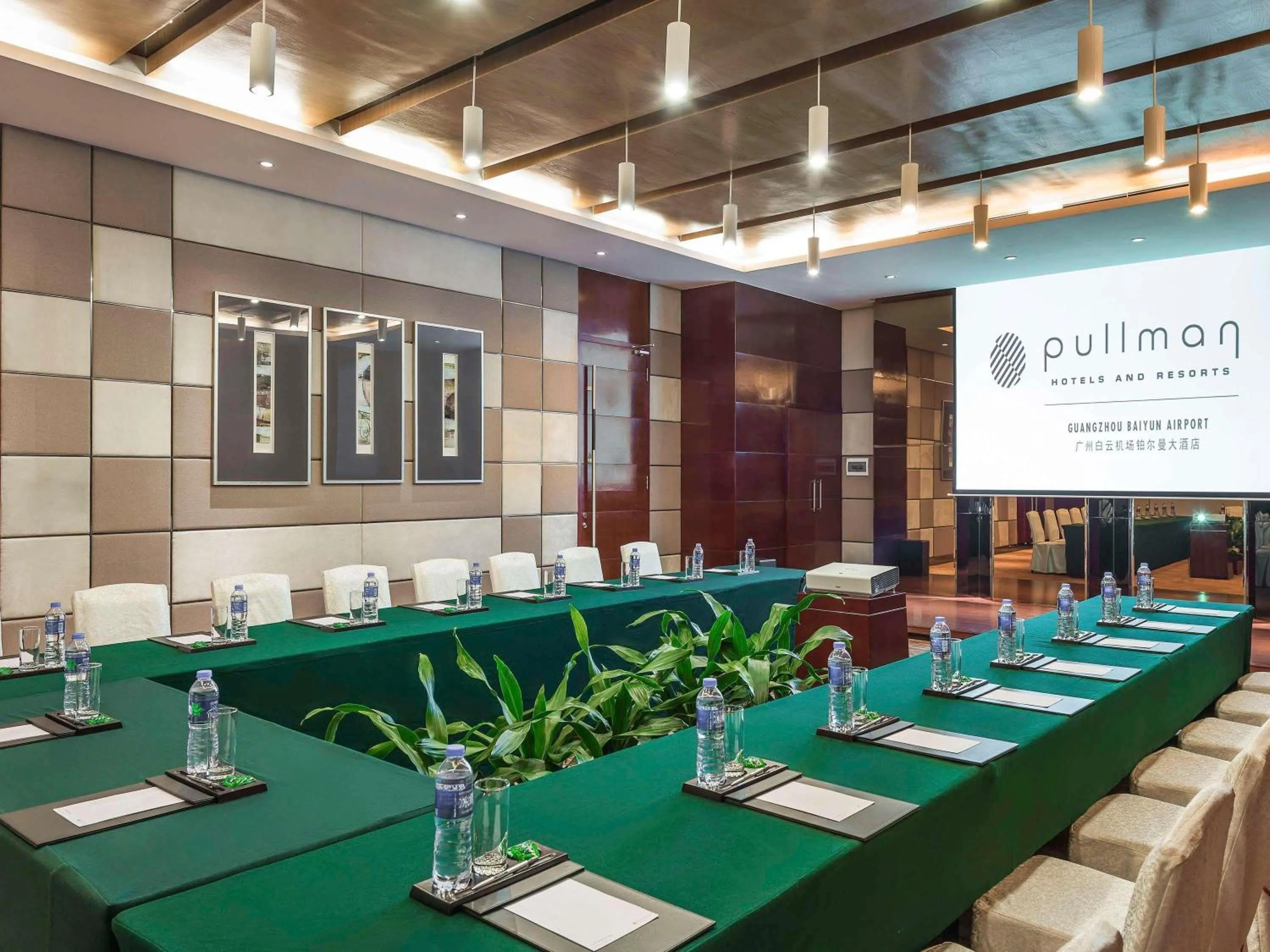 Meeting/conference room in Pullman Guangzhou Baiyun Airport - Free Shuttle Bus & Official Registration Agency during Canton Fair