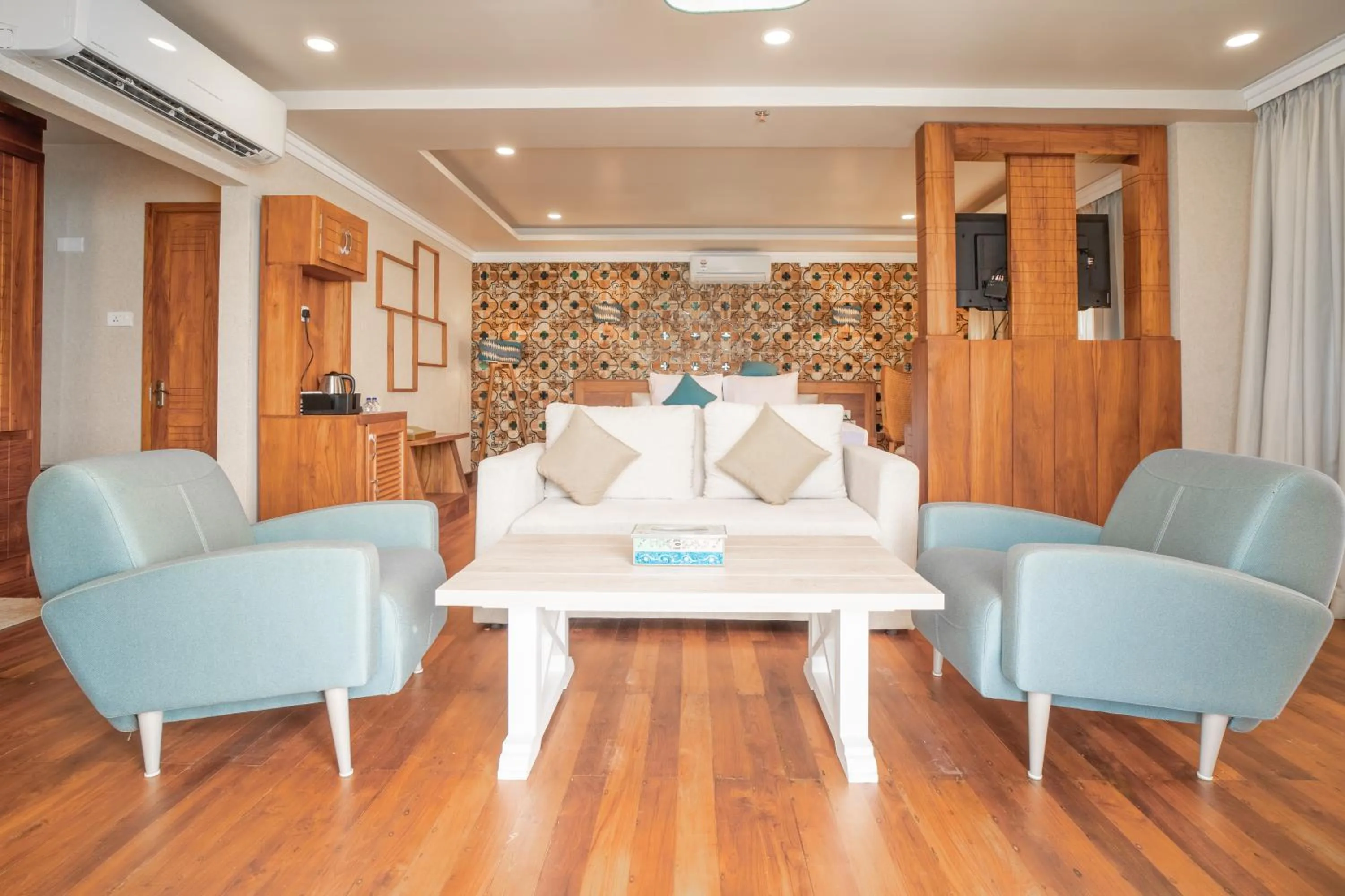 Seating area in State Beach Resort And Spa