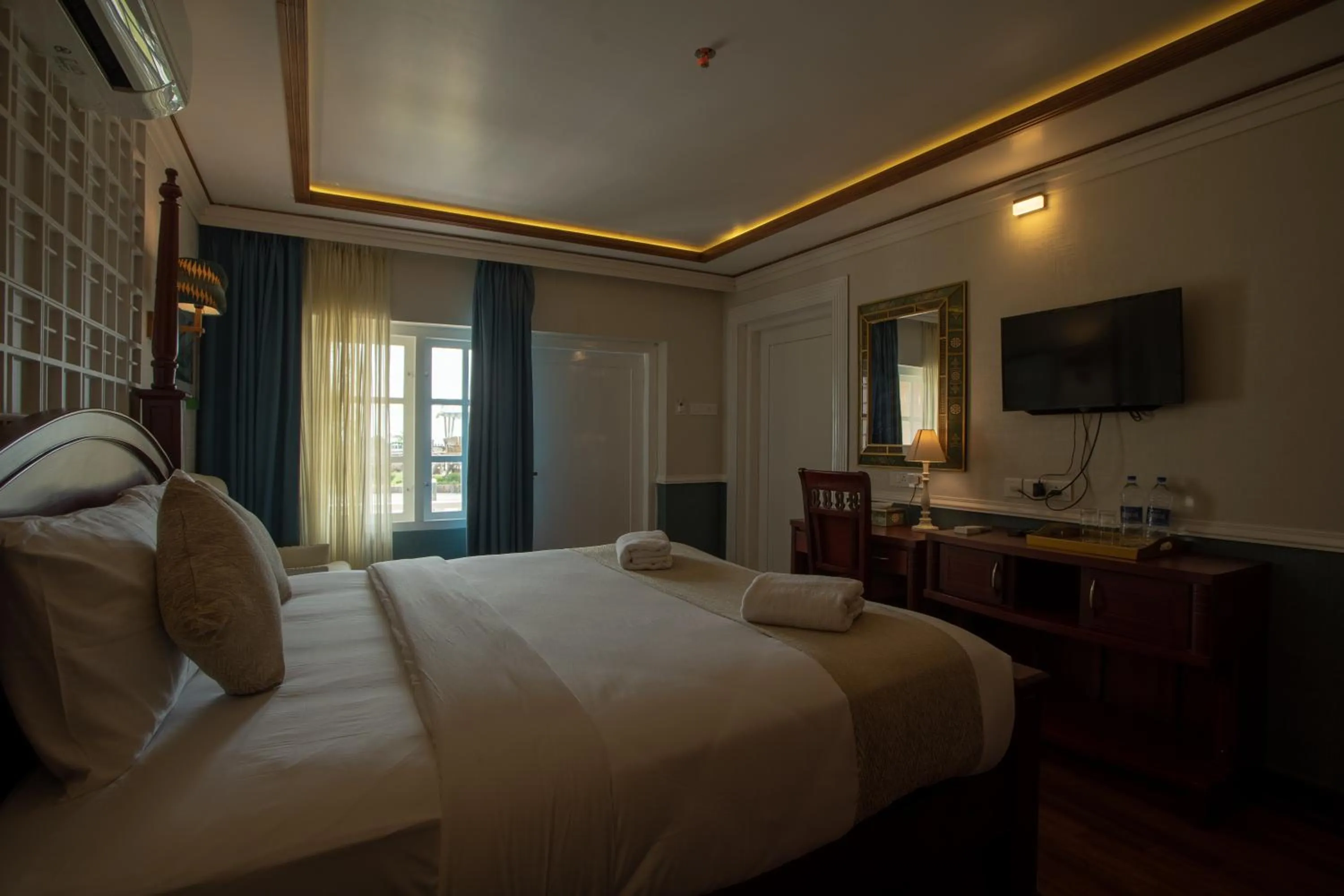 Bed in State Beach Resort And Spa