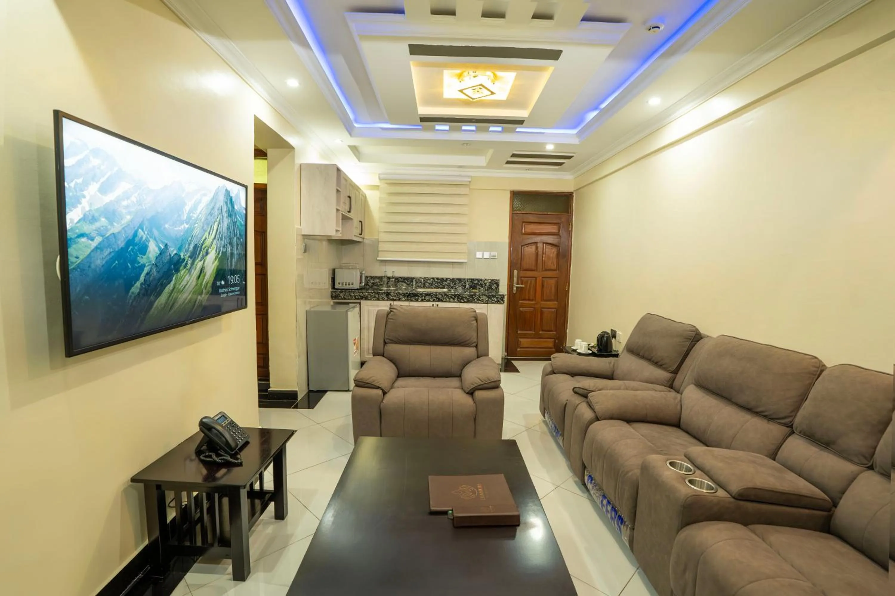 Communal lounge/ TV room in Esiankiki Resort & Spa - Nanyuki