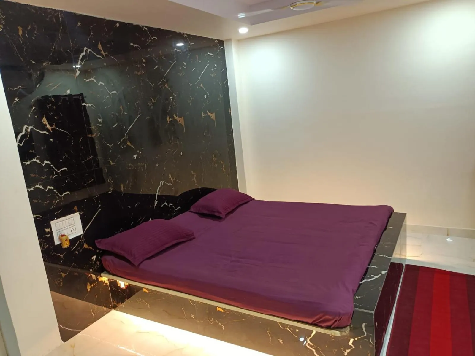 Bedroom, Bed in Hotel HCB (Hemo Chandra Bhawan)