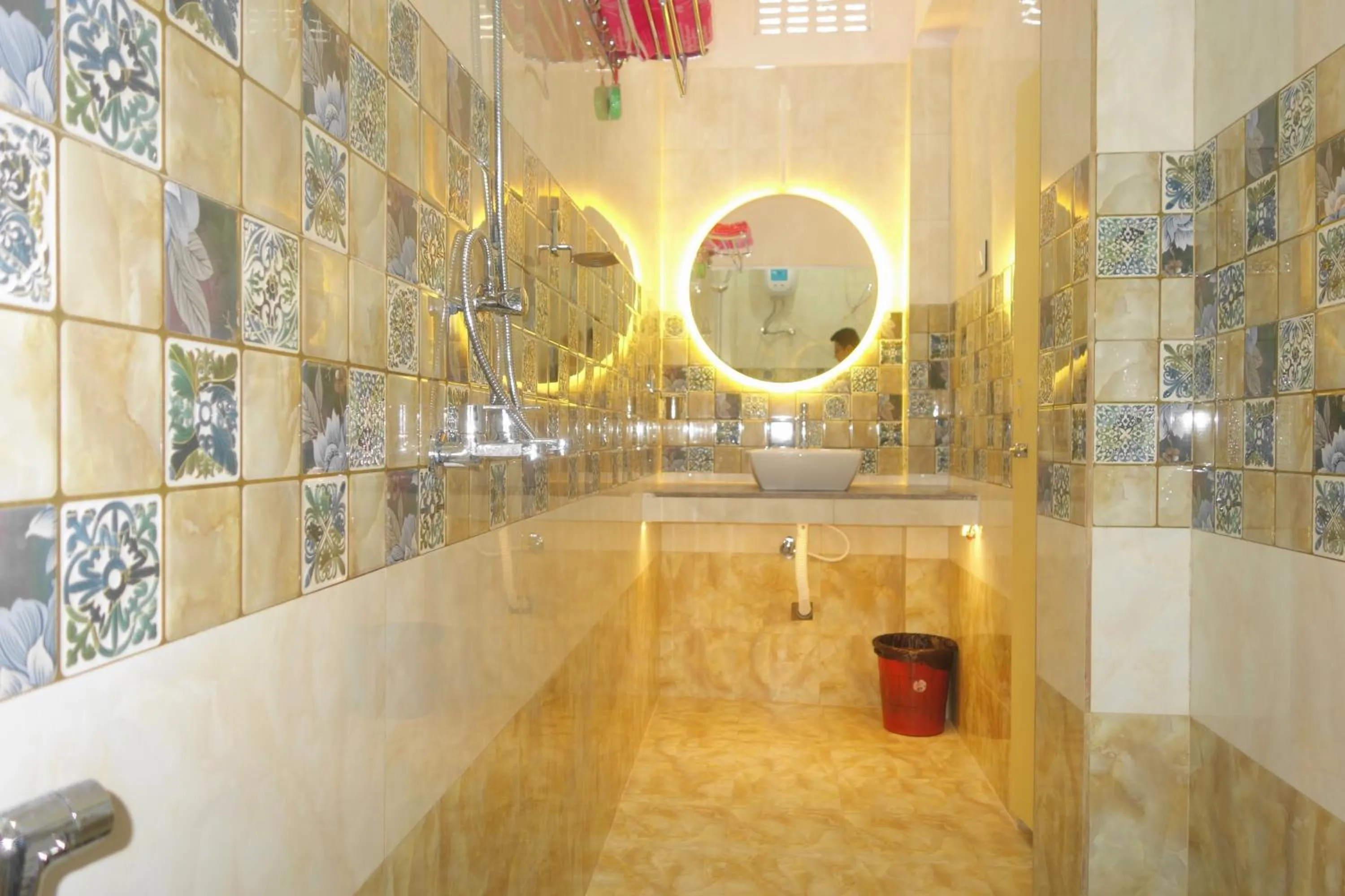 Bathroom in Hotel HCB (Hemo Chandra Bhawan)