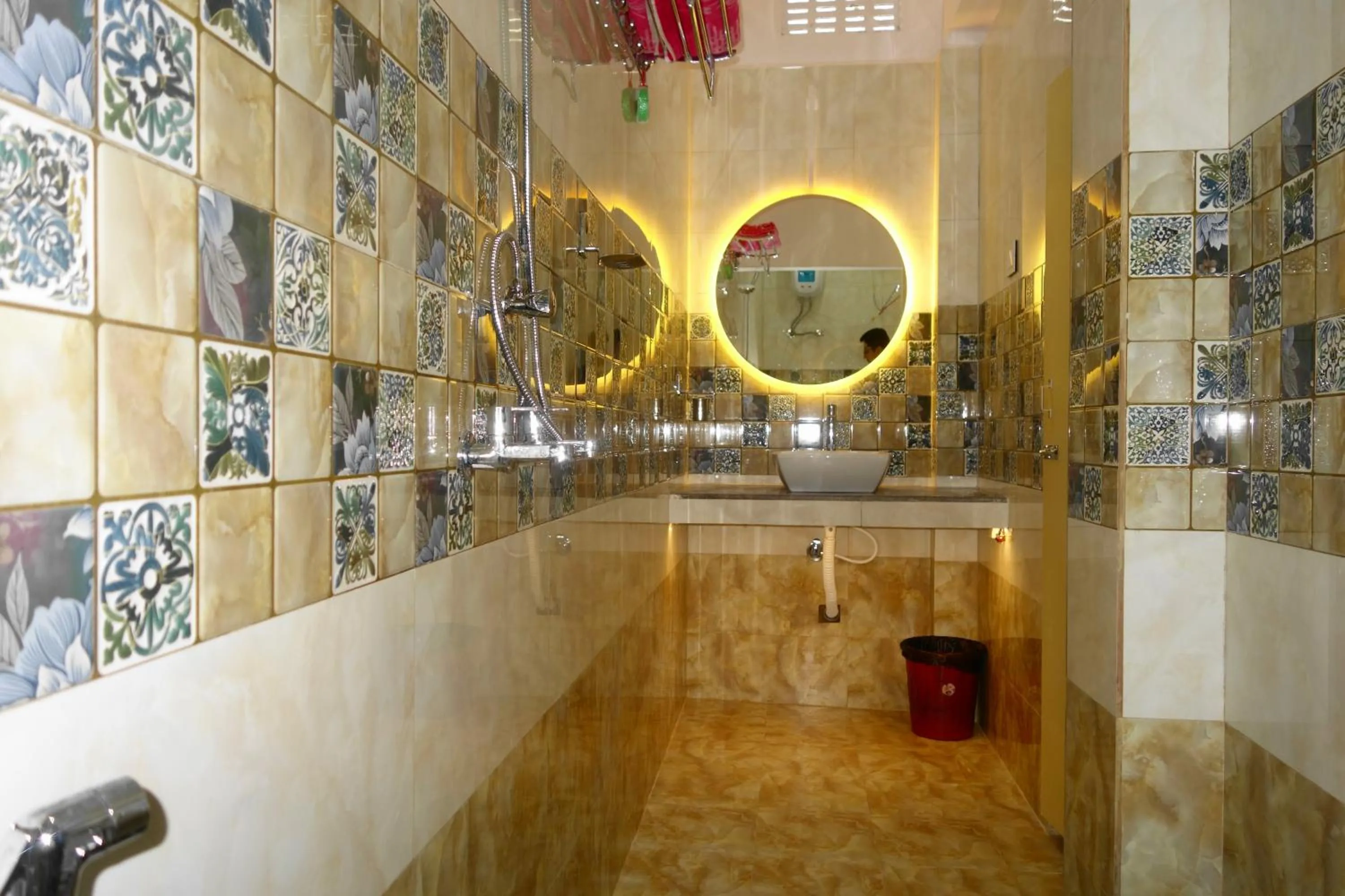 Bathroom in Hotel HCB (Hemo Chandra Bhawan)