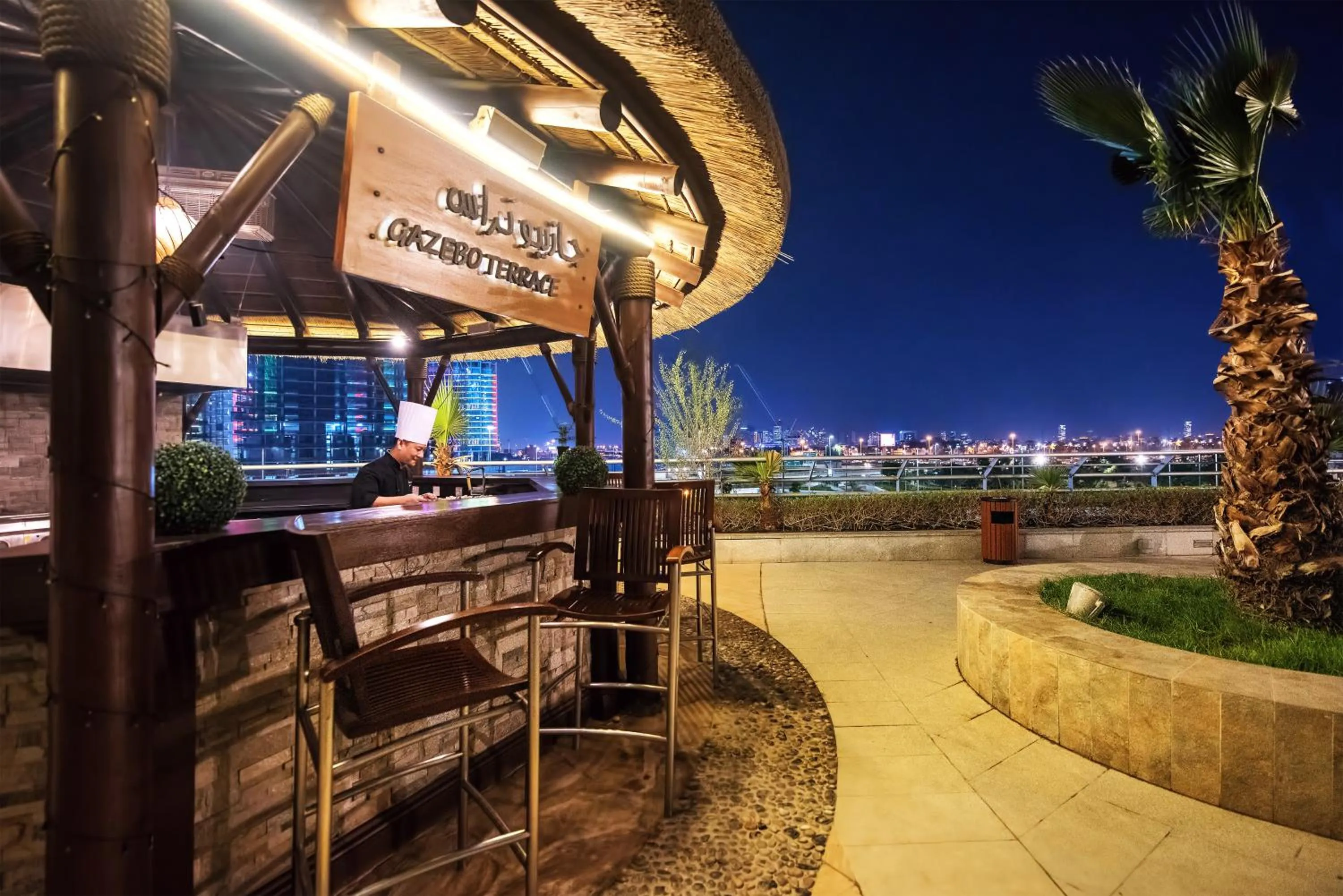 Restaurant/places to eat in Copthorne Hotel Dubai