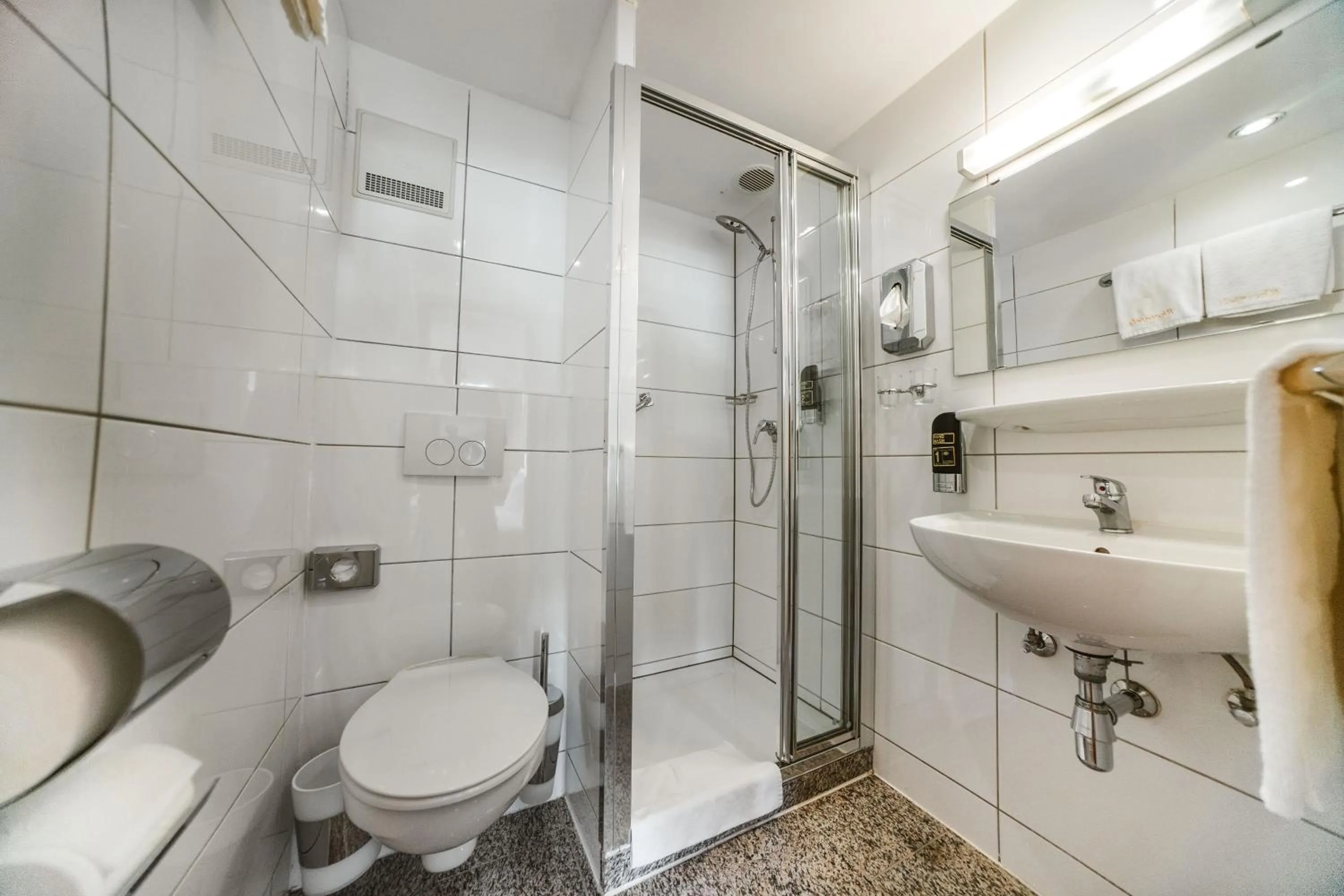 Shower in Hotel Rheinfels