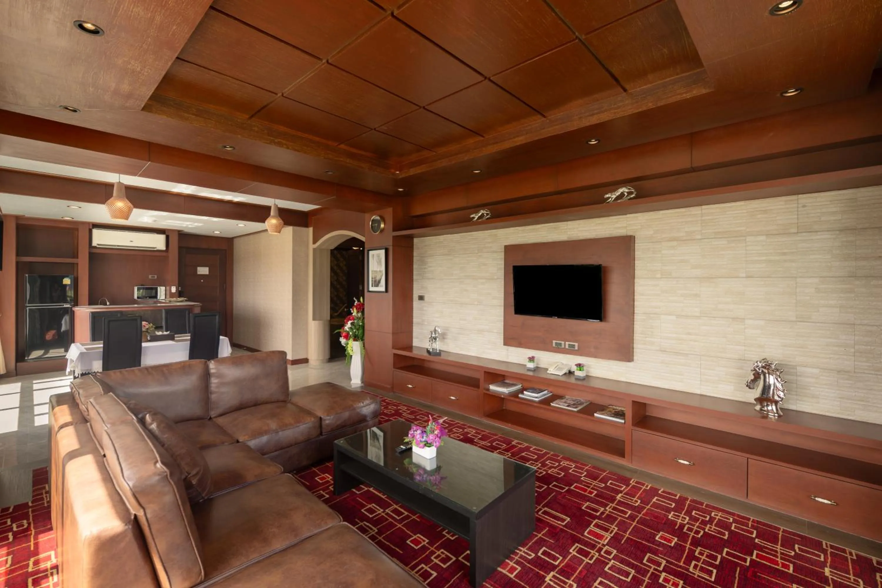 TV and multimedia in Le Erawan Phang Nga Hotel