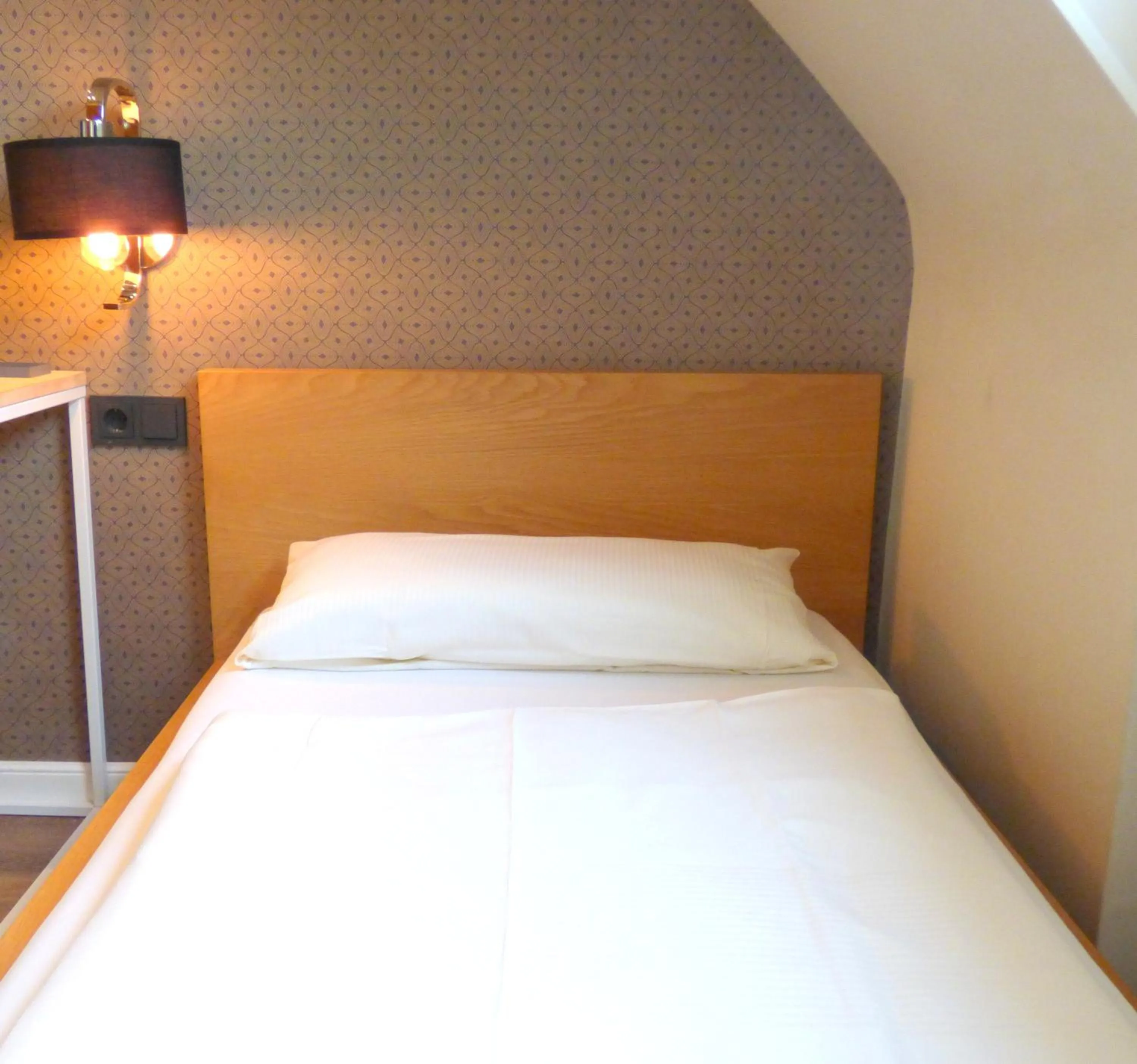 Bed in Hotel Akazienhof