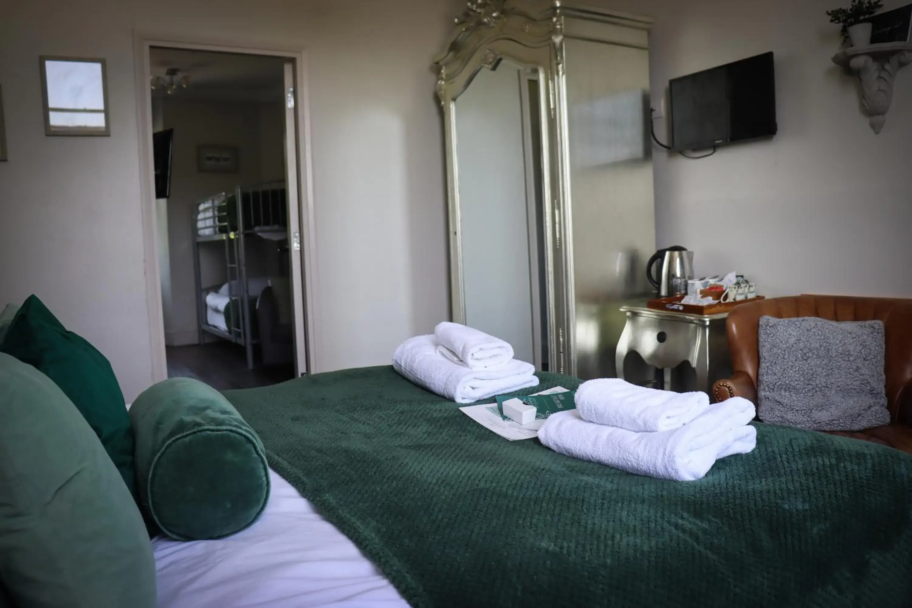 Family Room in The Gateway Hotel Family Room in The Gateway Hotel