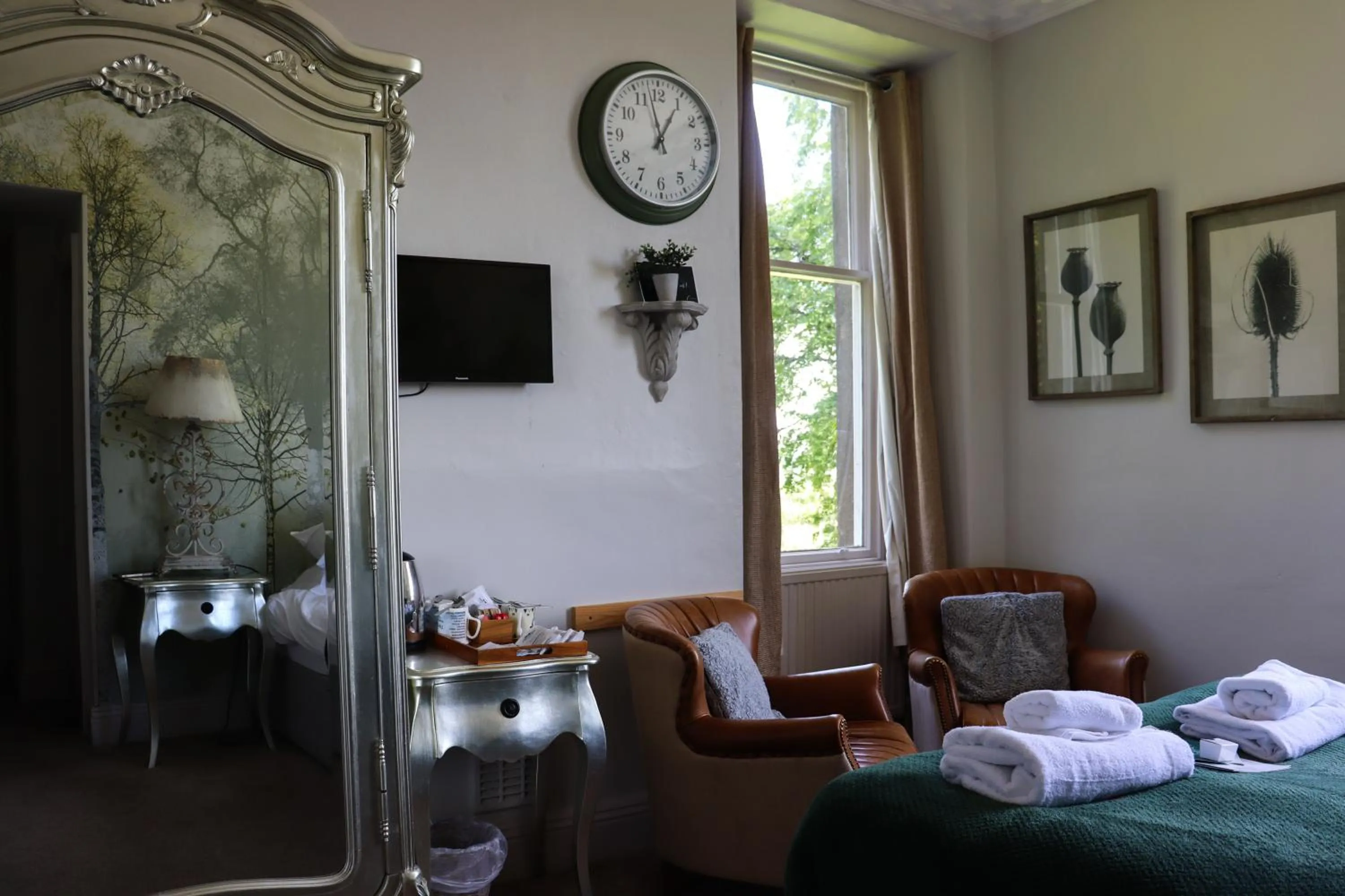 Bed in The Gateway Hotel