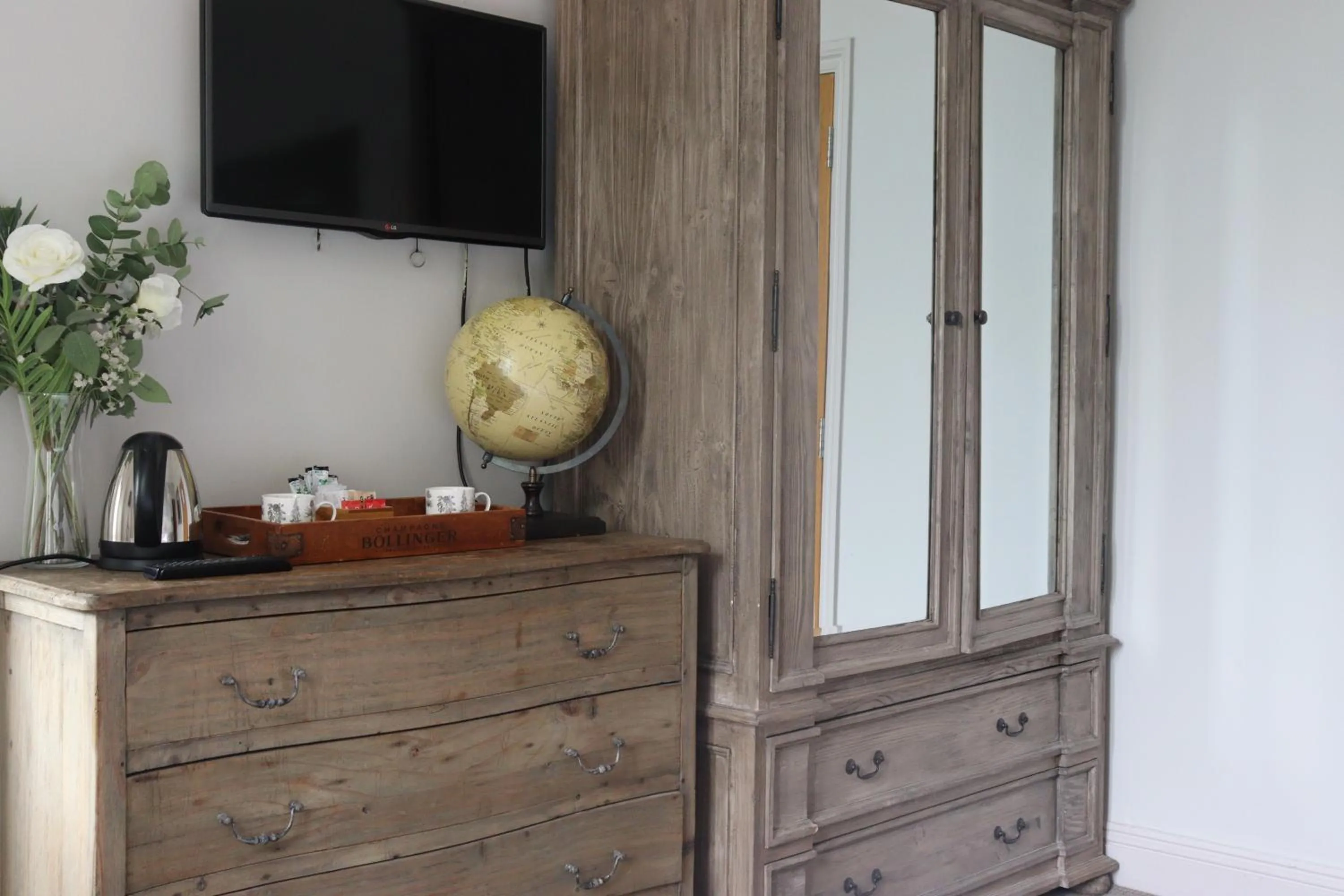 Bed in The Gateway Hotel