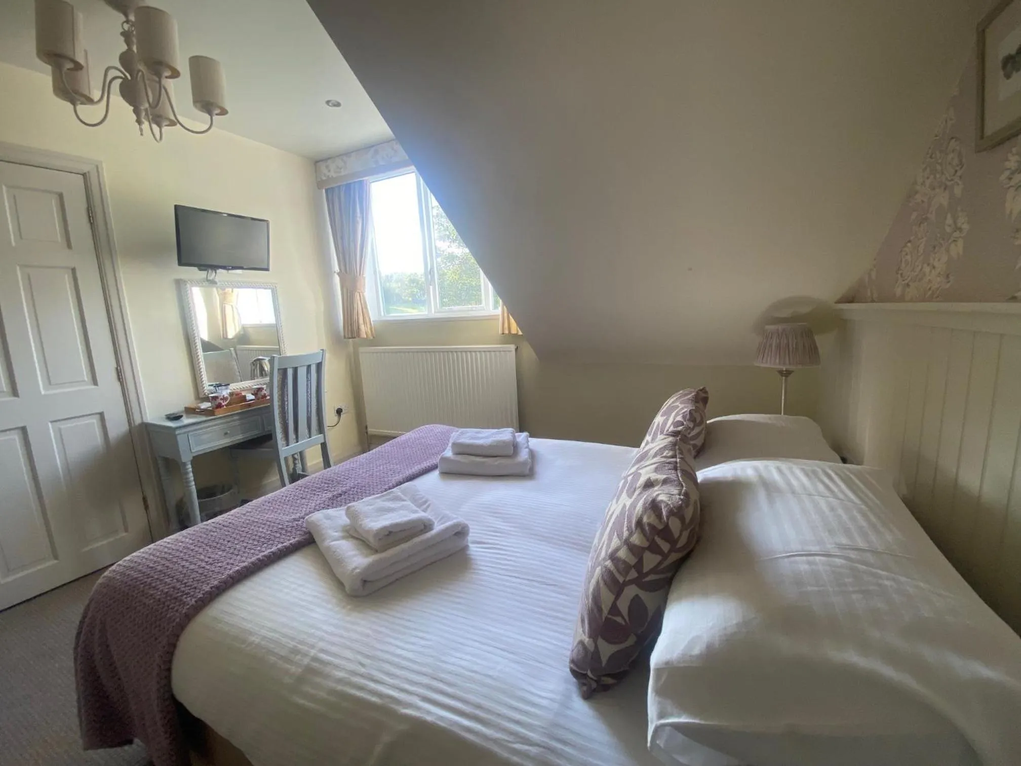 Bed in The Gateway Hotel