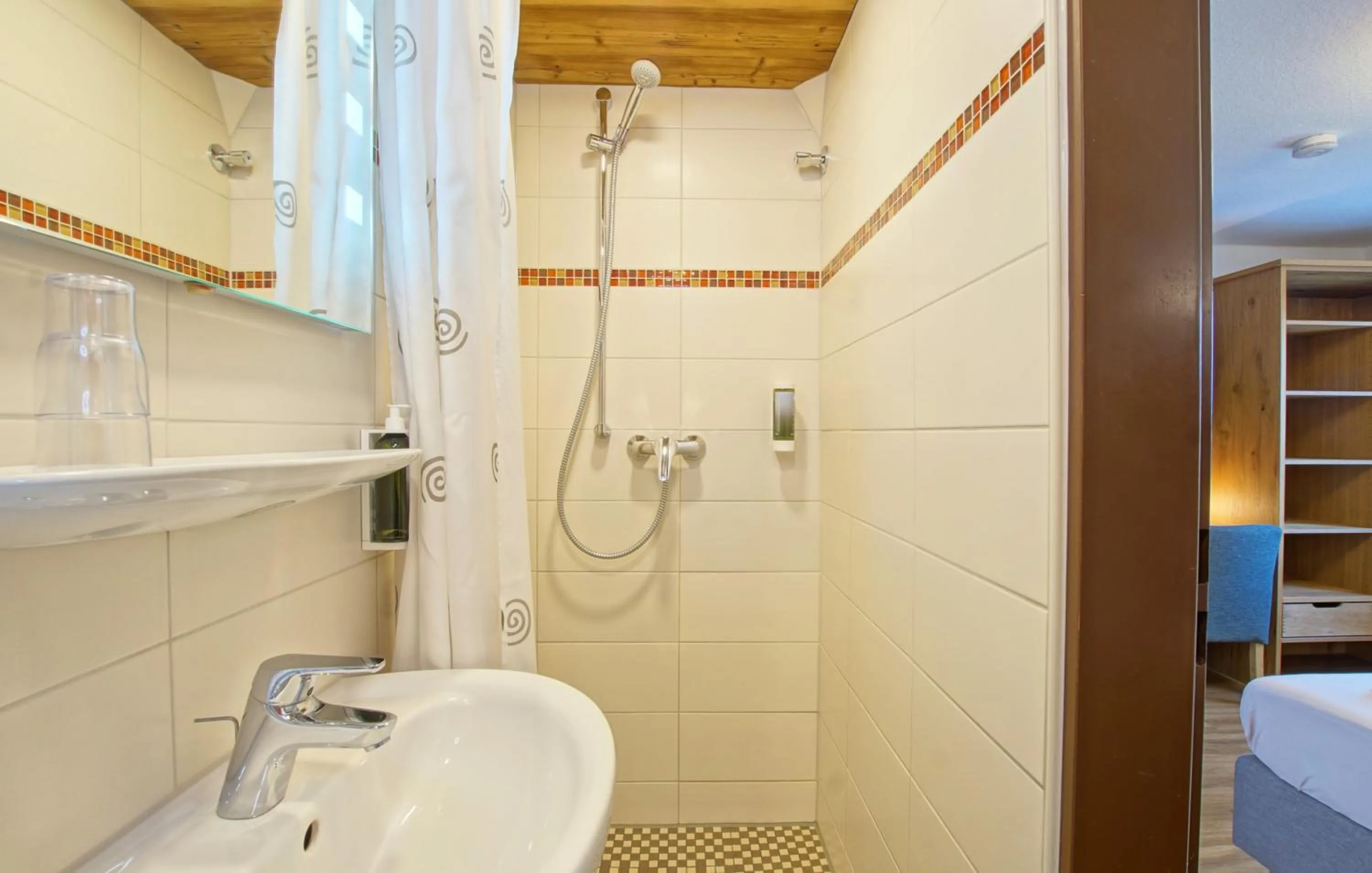 Shower in Hotel Waldmann