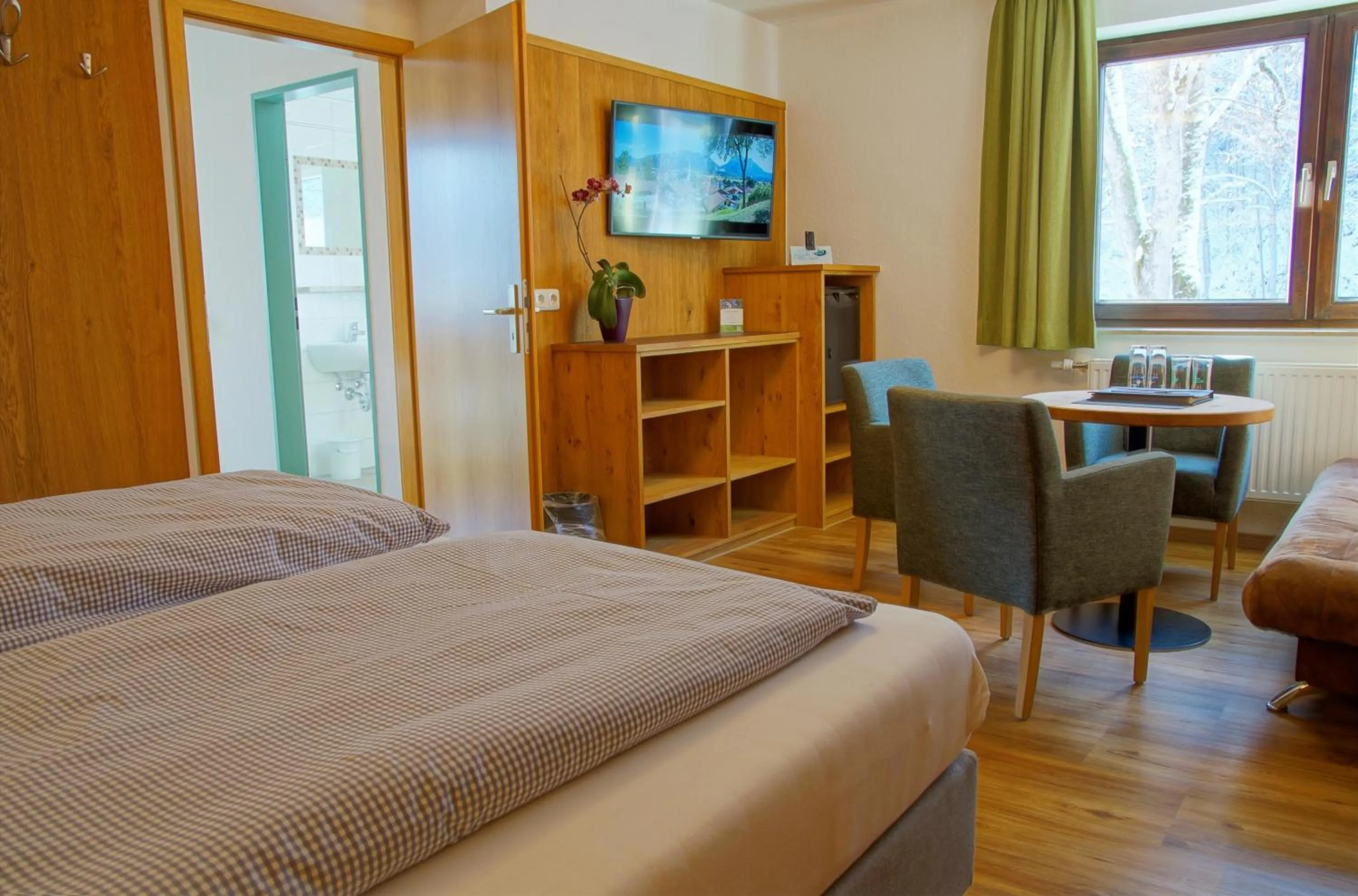 TV and multimedia, Bed in Hotel Waldmann