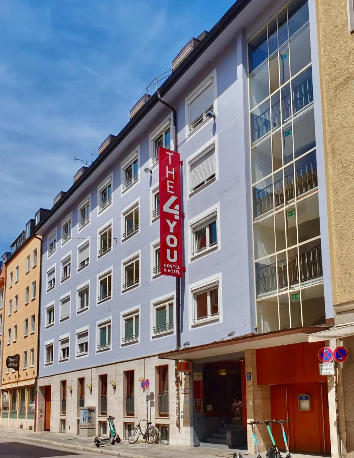 Property building in THE 4YOU Hostel & Hotel Munich