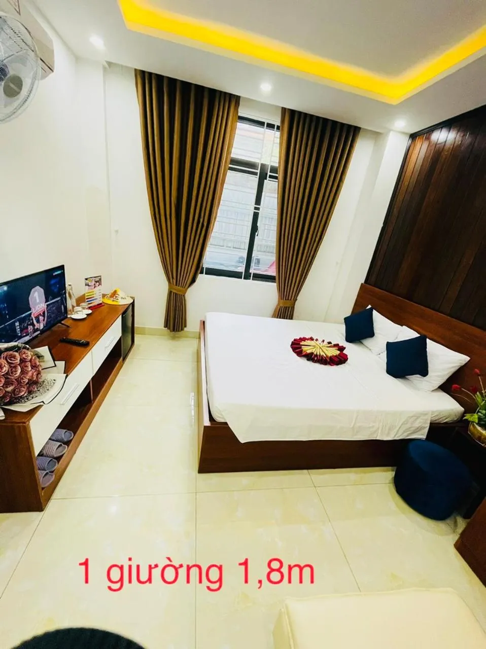 Bed in Sapphire HOTEL HUE