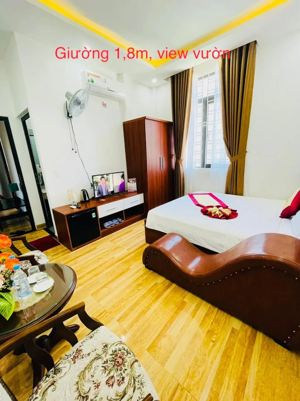 Bed in Sapphire HOTEL HUE